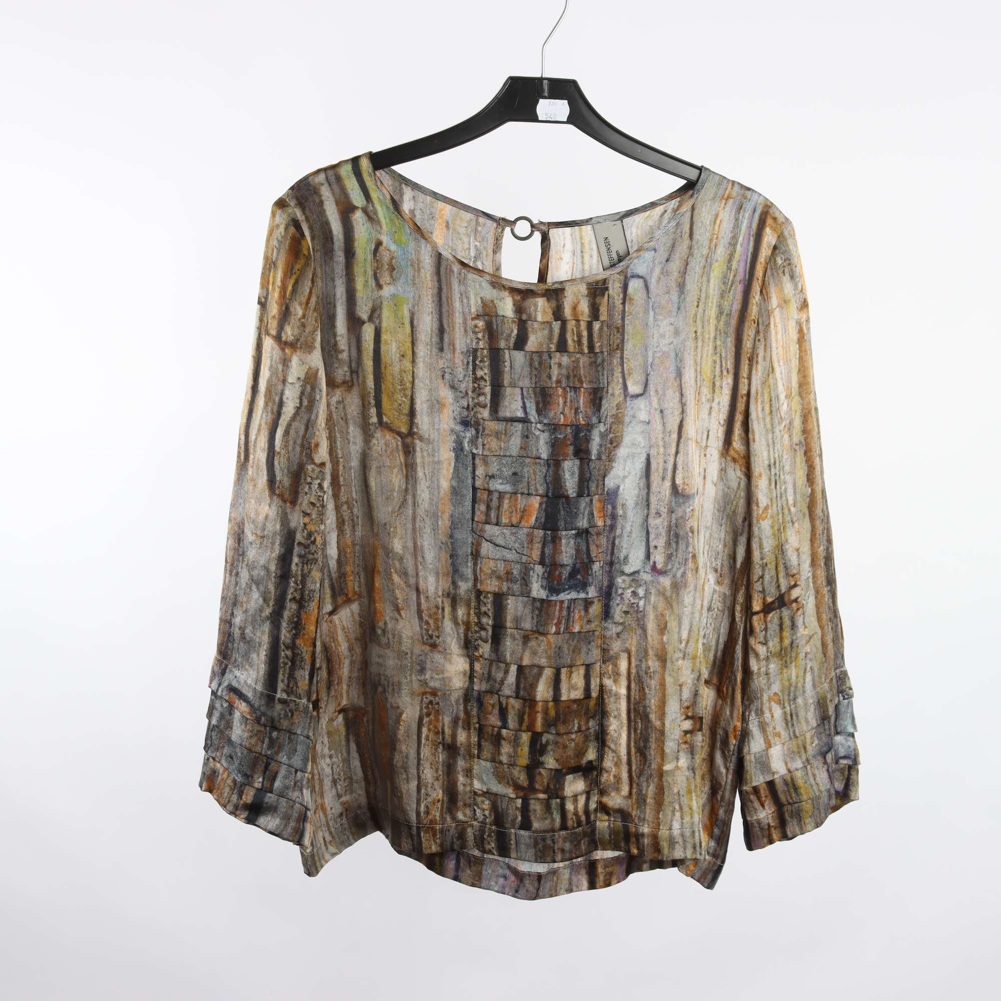 Blus, Henriette Steffensen, mönstrad, brun, silke, stl. M.