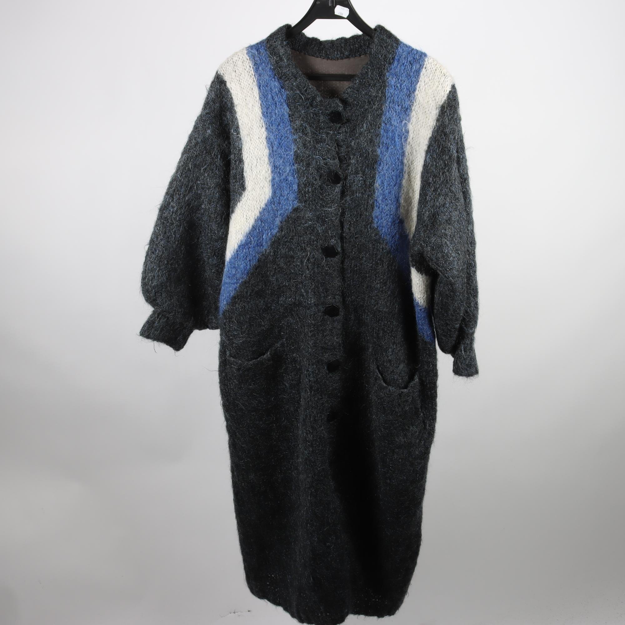 Stickad kappa, Okänd, blå, vit, stl ca. L