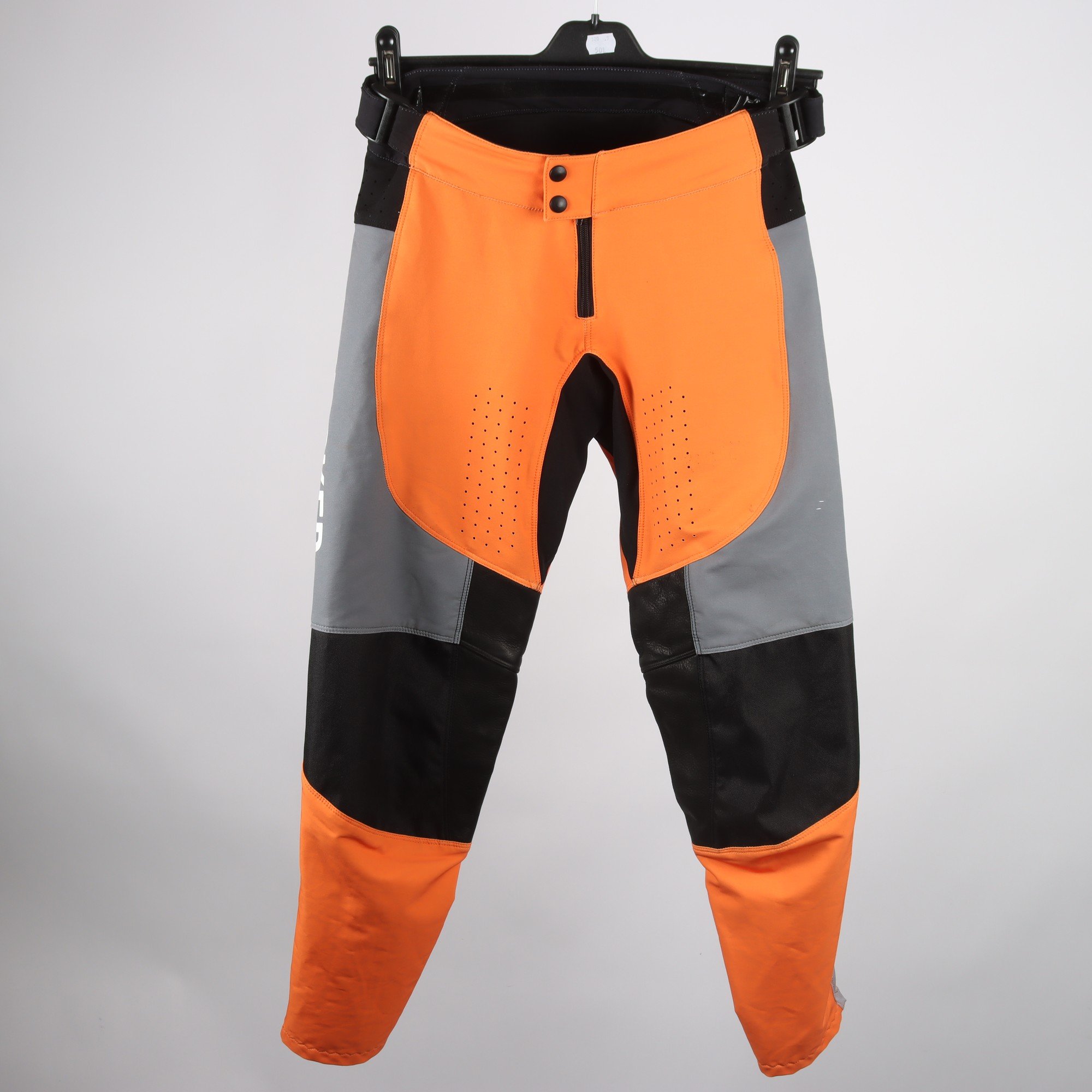 Sportbyxor, Wicked, grå, orange, stl. 32″.