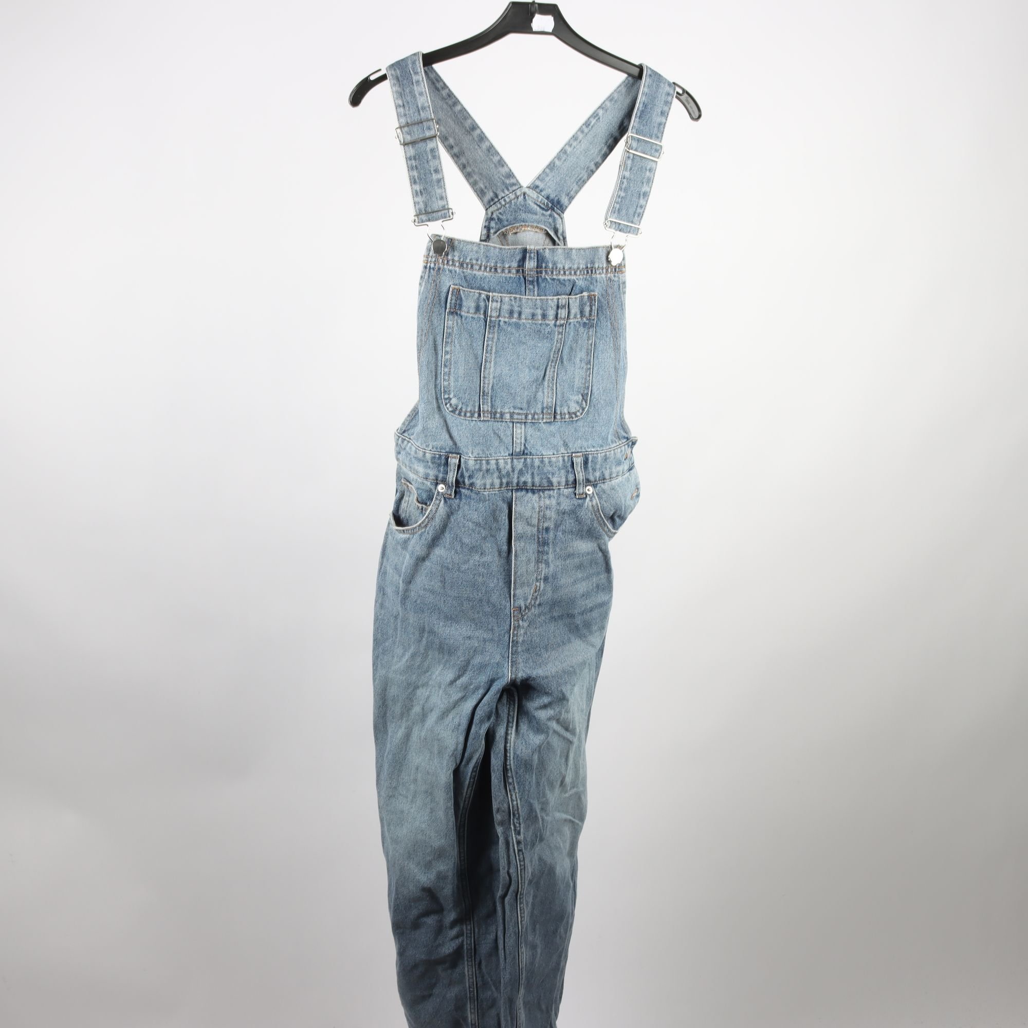 Hängselbyxor, H&M, blå, stl. 36.