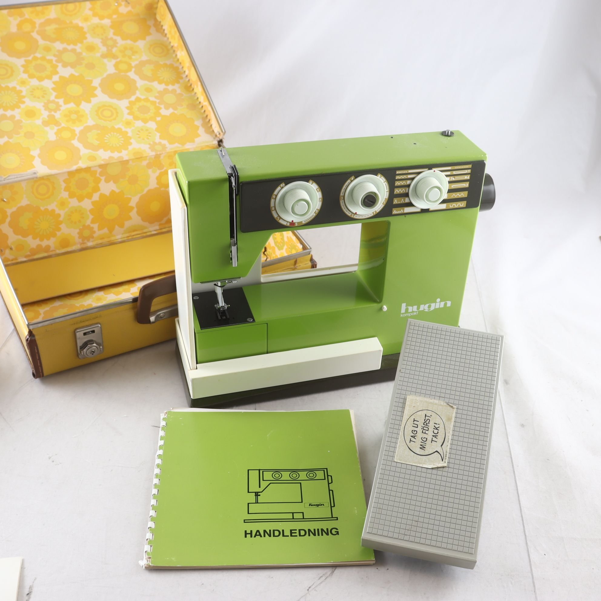 Symaskin, hugin, vintage. Repobjekt. Endast avhämtning.