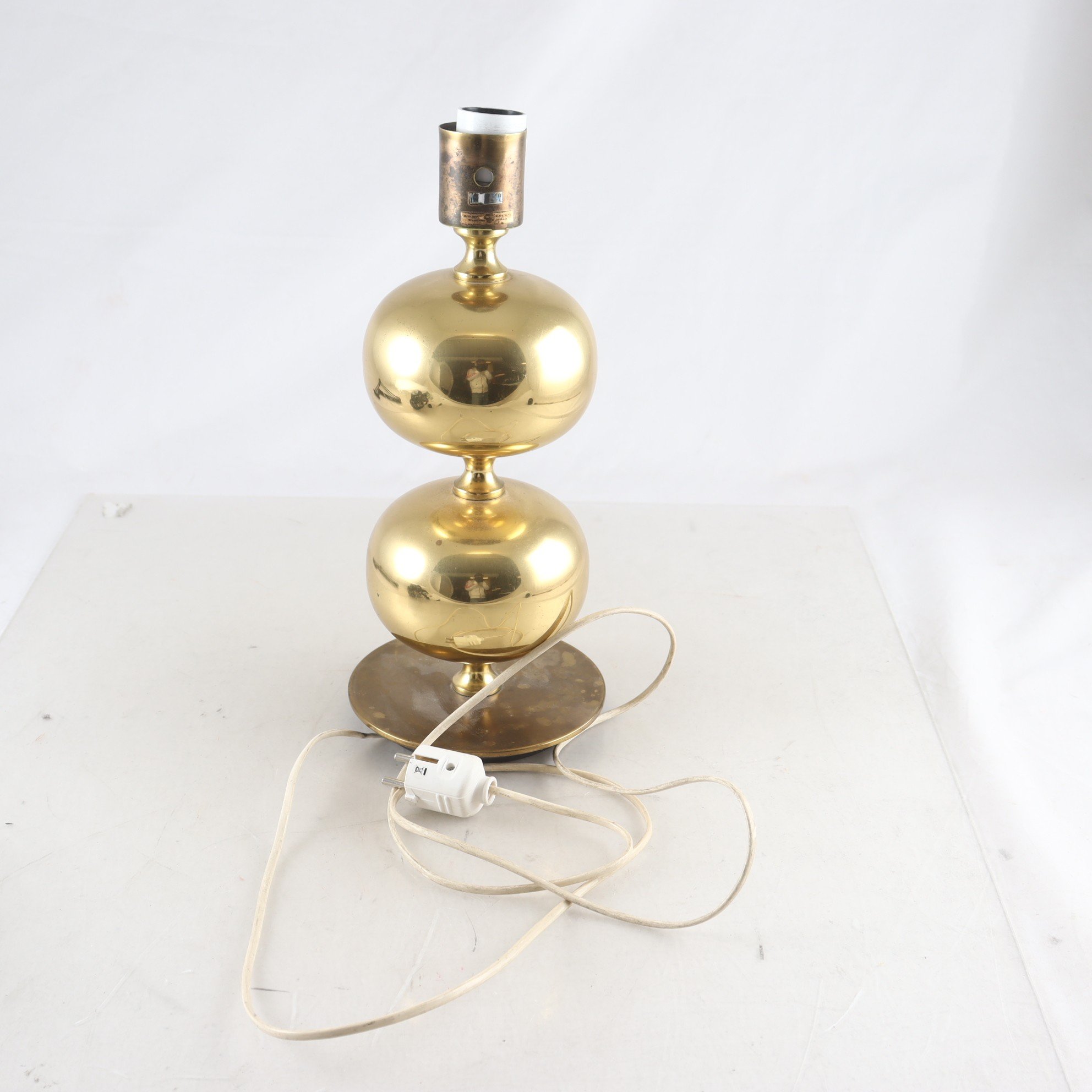 Bordslampa, Stilarmatur Tranås, Mässing. Repobjekt.