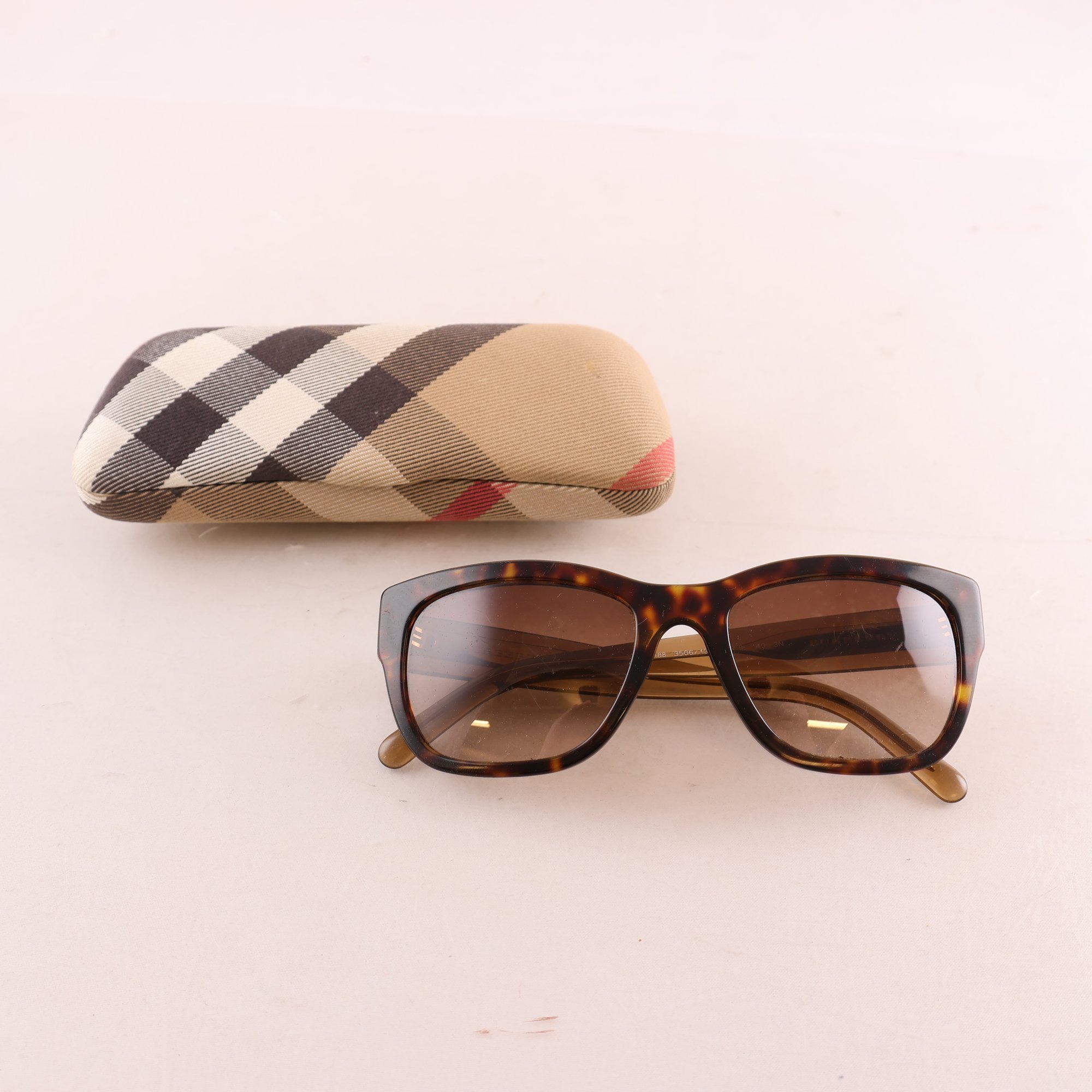 Solglasögon, acetat, Burberry