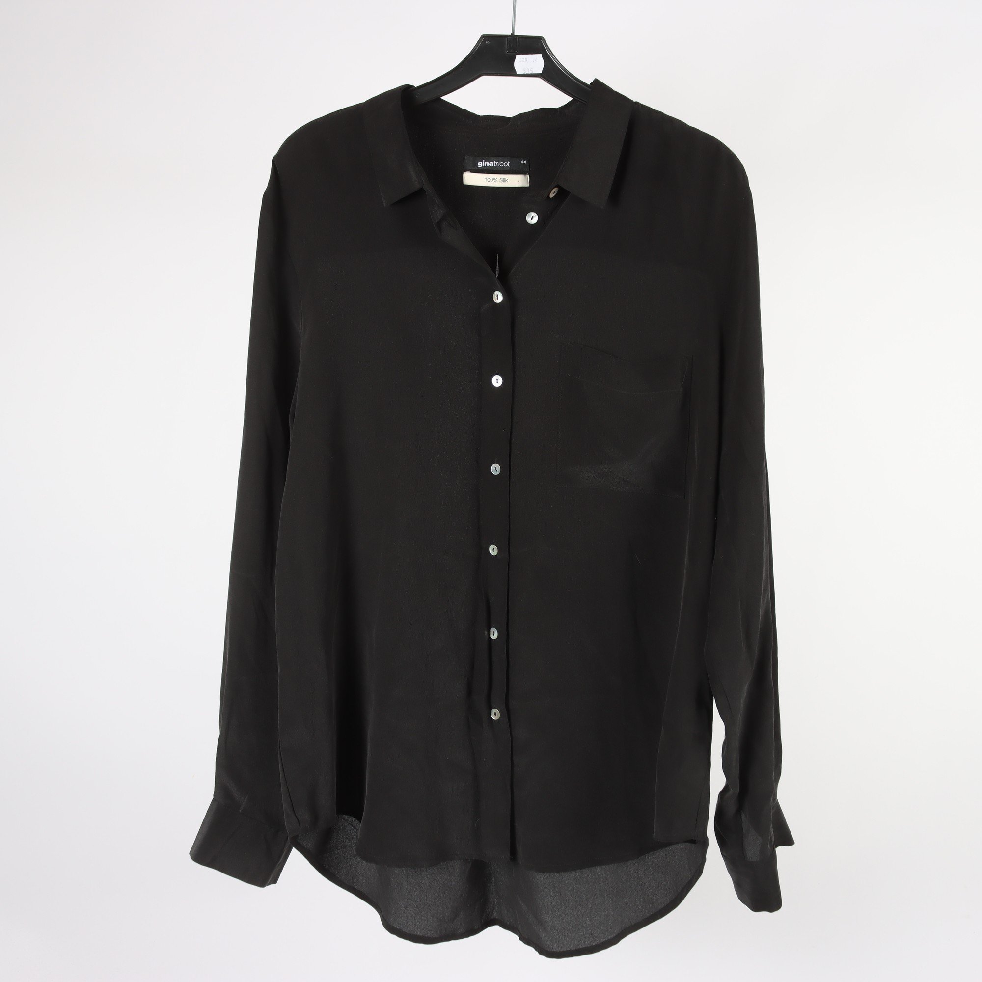 Blus, Ginatricot, svart, 100% silke, stl. 44.