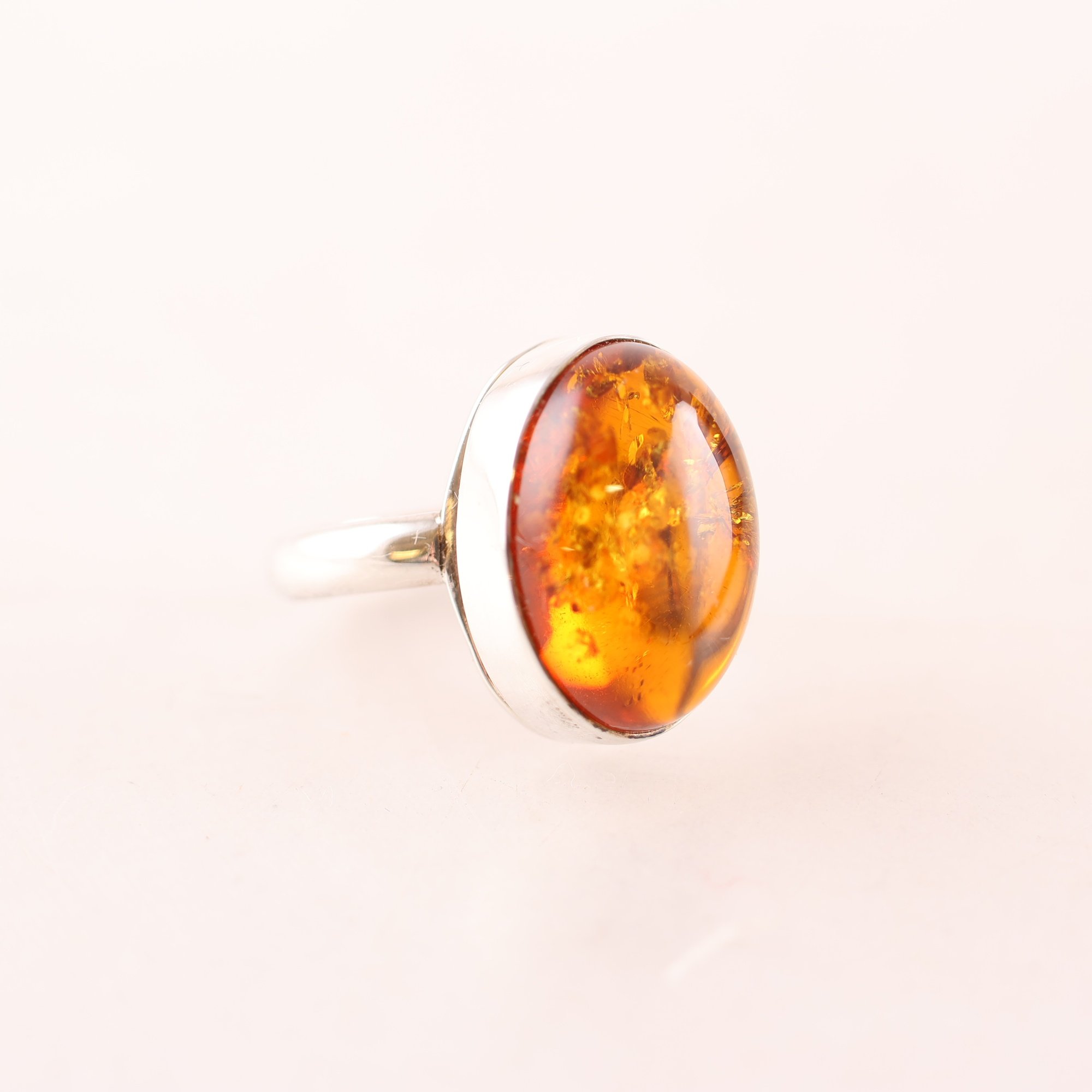 Ring, silver 925, slipad bärnsten, brv: 4.6g