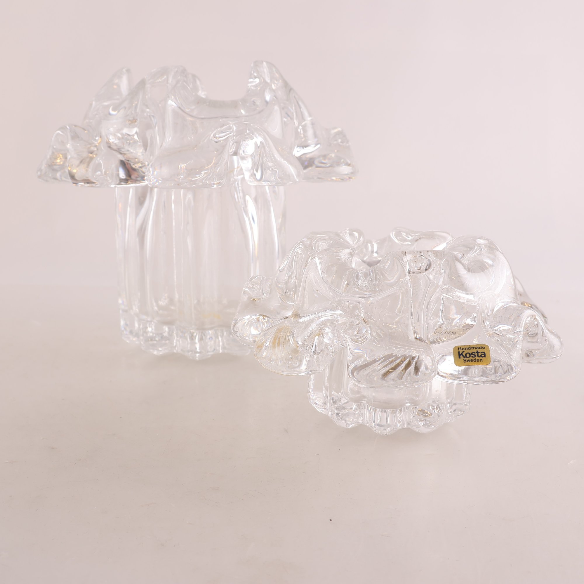 Vas & ljuslykta, Kosta, ’krinolin’, Göran Wärff. Samfraktas ej.