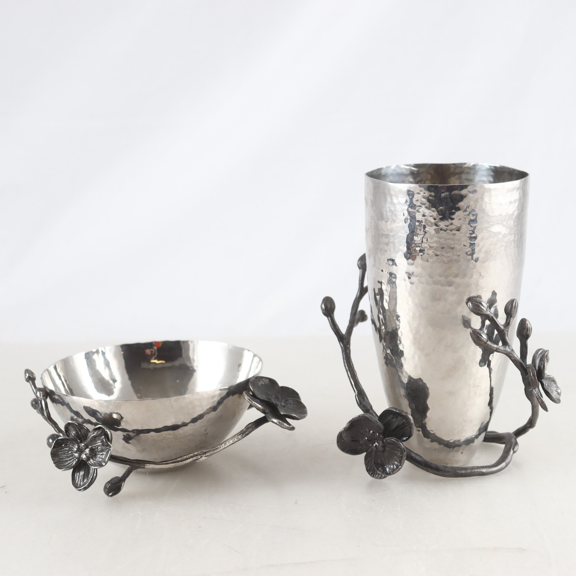 Vas & skål, rostfritt stål med dekor, Michael Aram