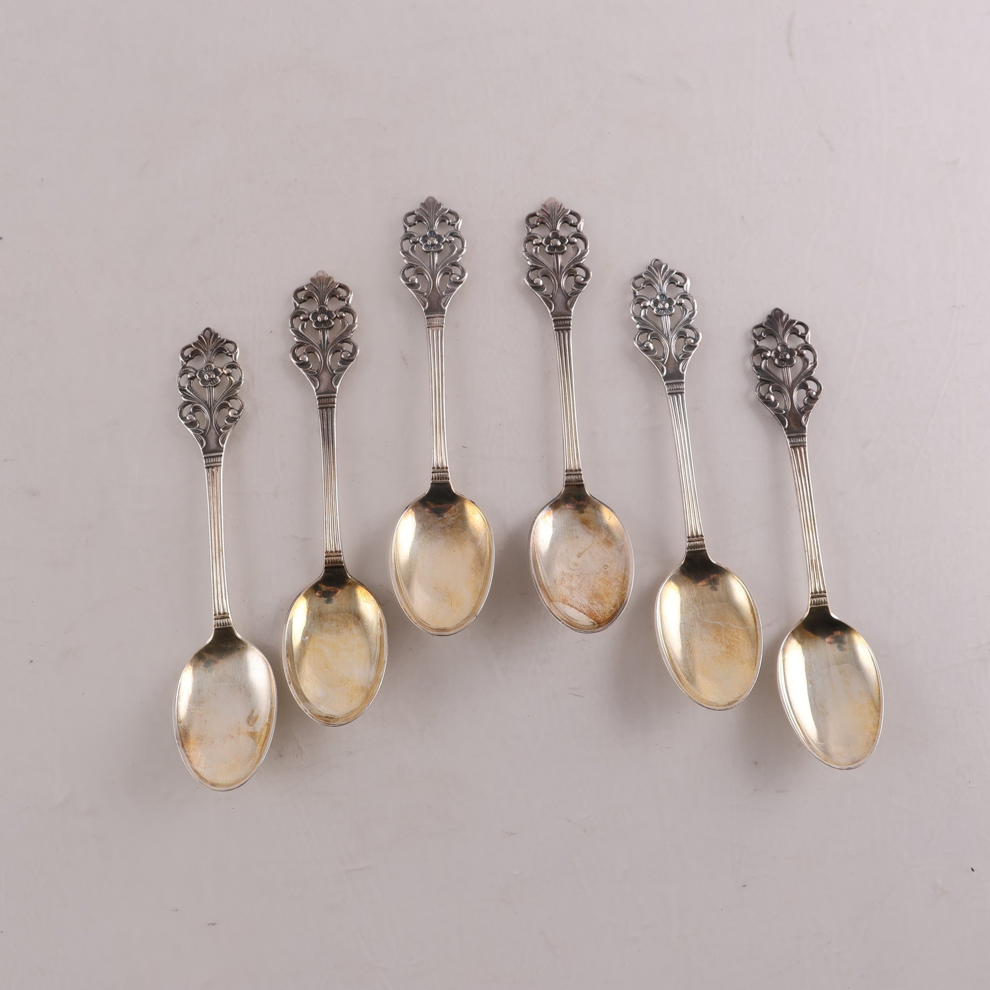 Teskedar, silver, stämplade kattfot & S 830