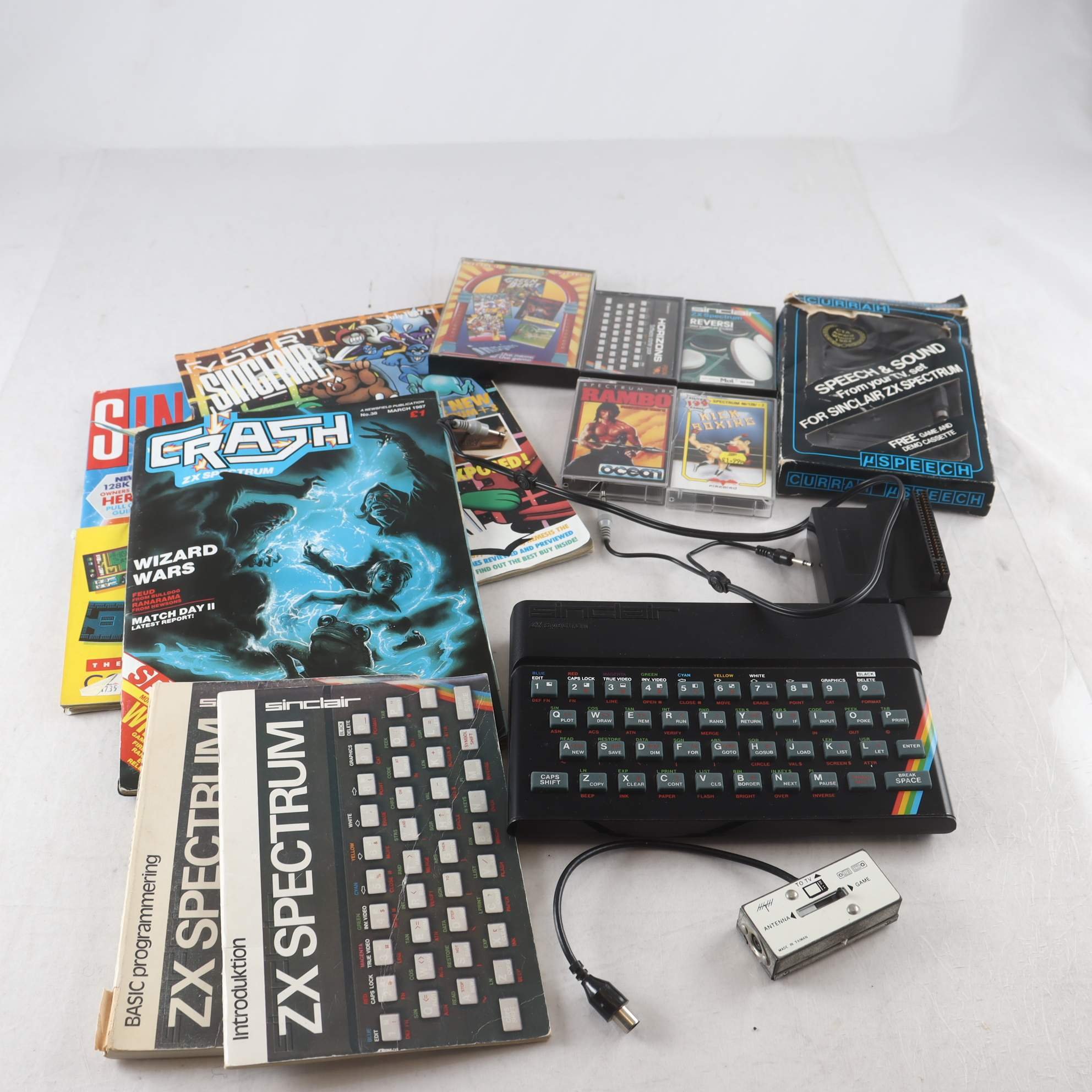 Dator, Sinclair Zx Spectrum med spel. Samfraktas ej.