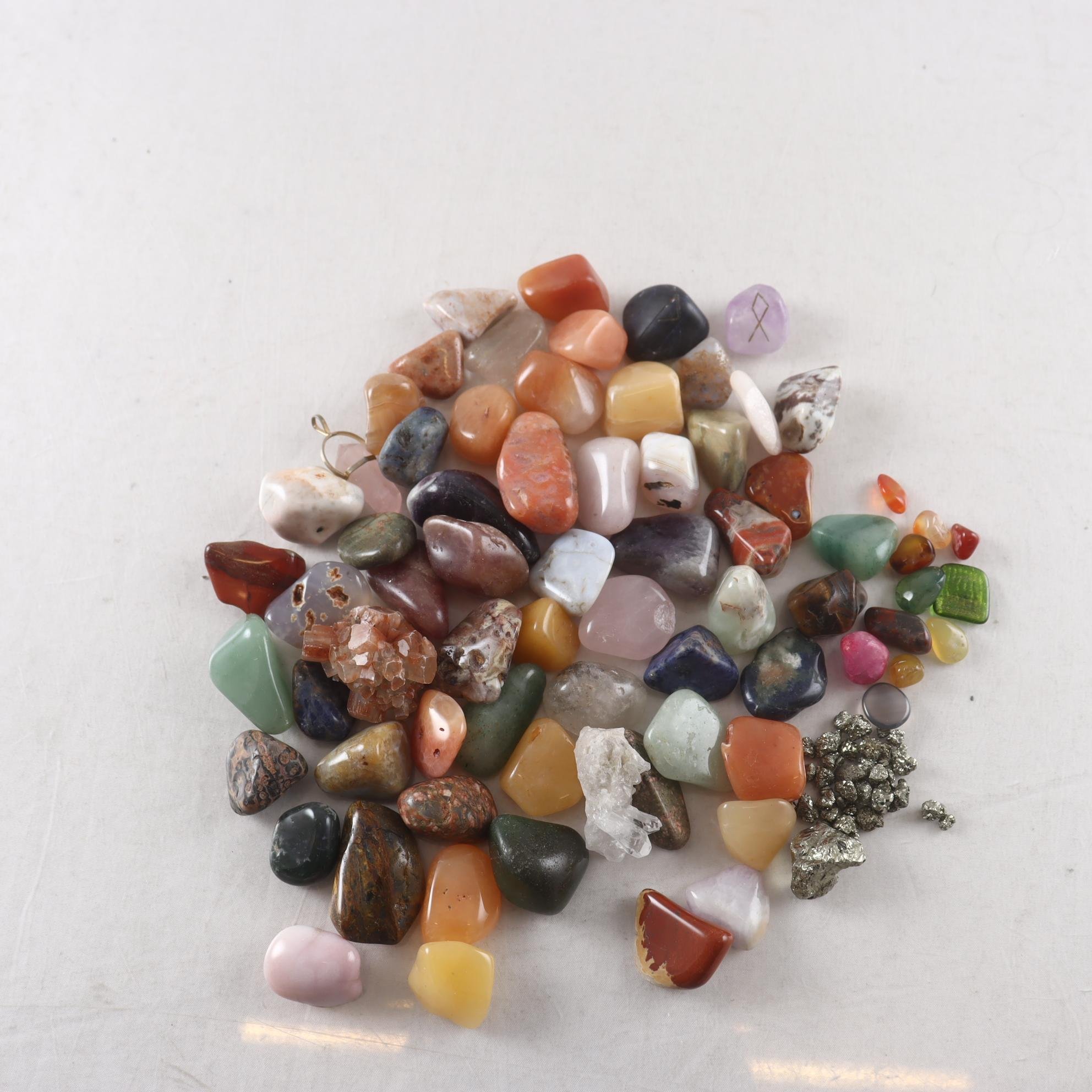 Parti, Kristaller och stenar.