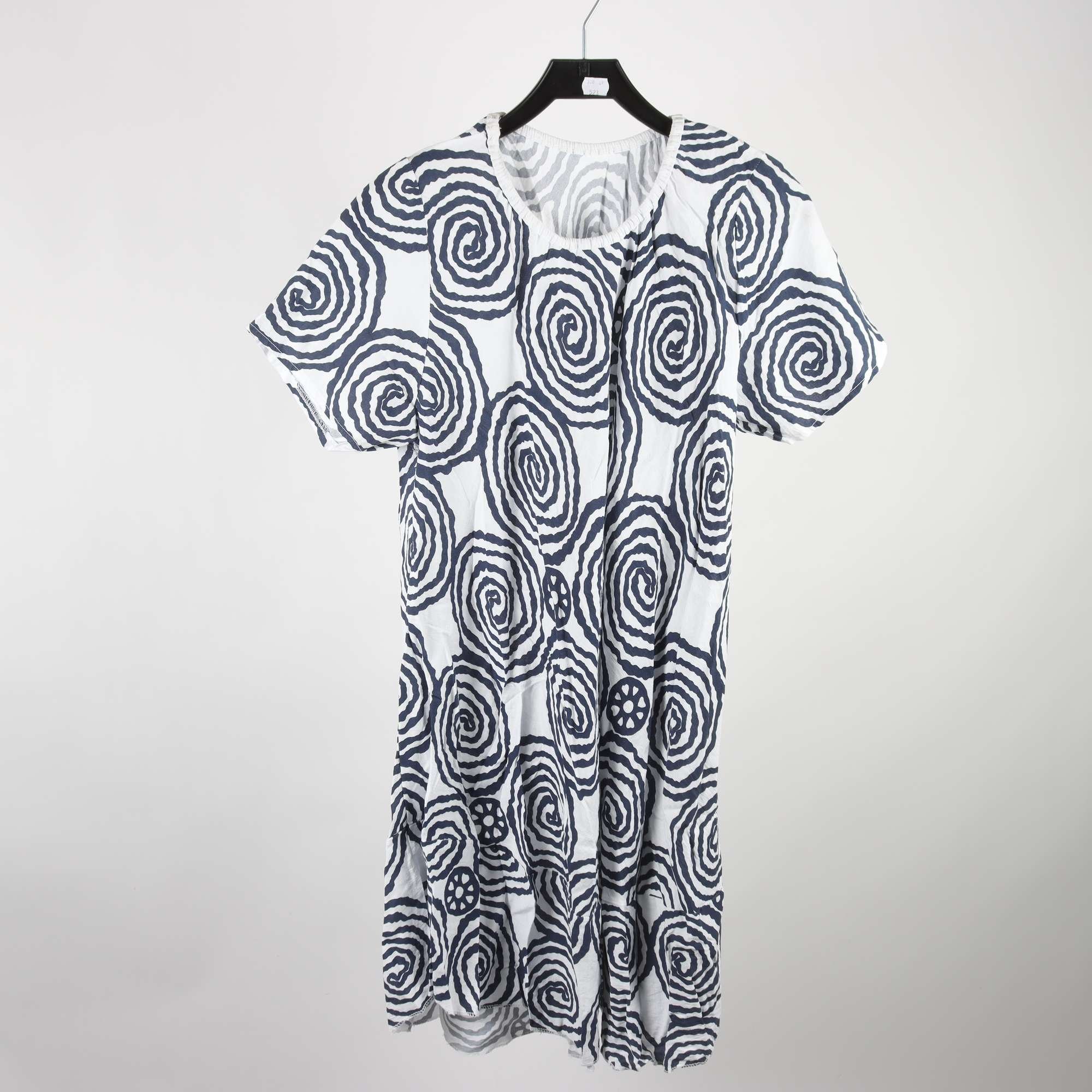 Klänning, Okänd, vit, blå, stl. ca. L/XL.