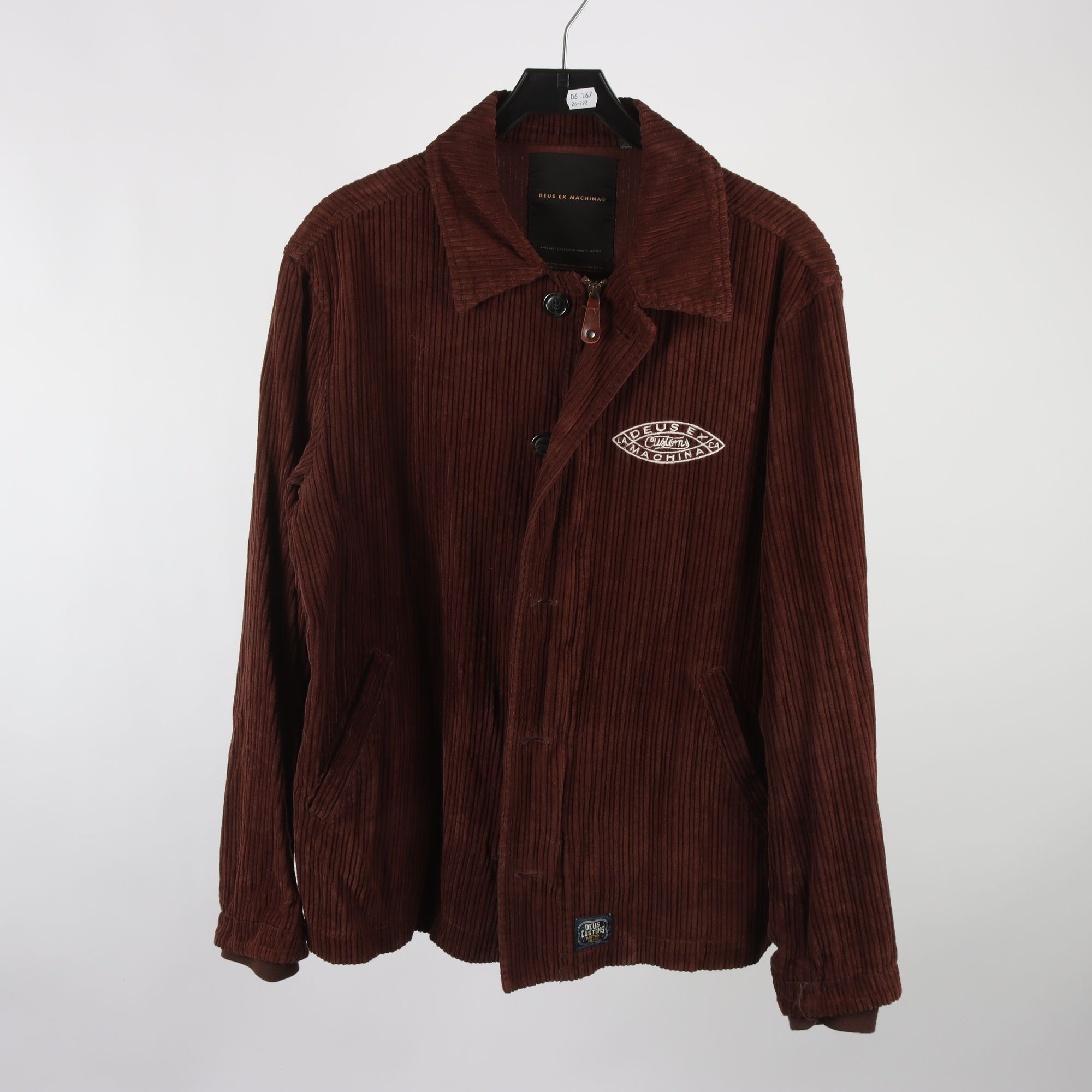 Jacka, Deus Ex Machina, stl. M