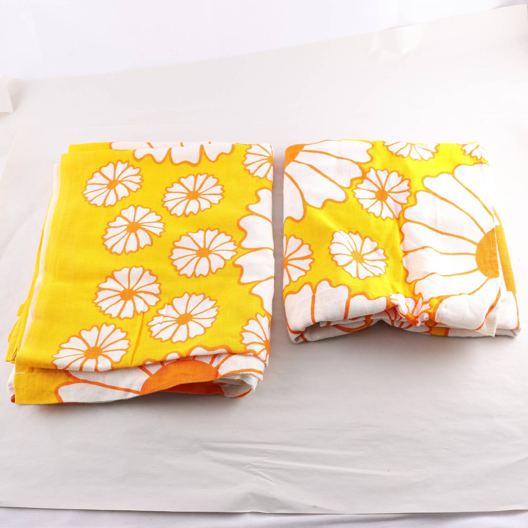 Gardinlängder, Okänd, blommig, orange, vit. retro.