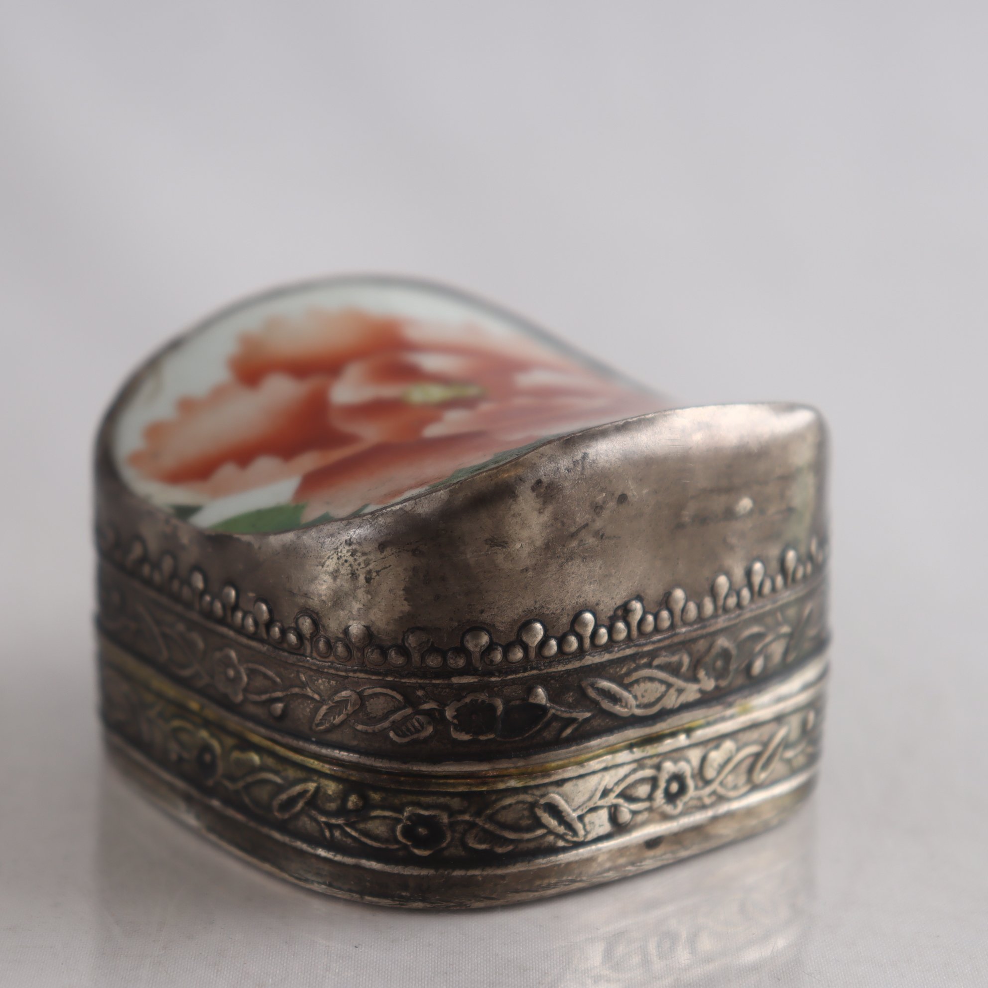 Lockask, porslin och silverpläterad metall, Kina, 1900-tal