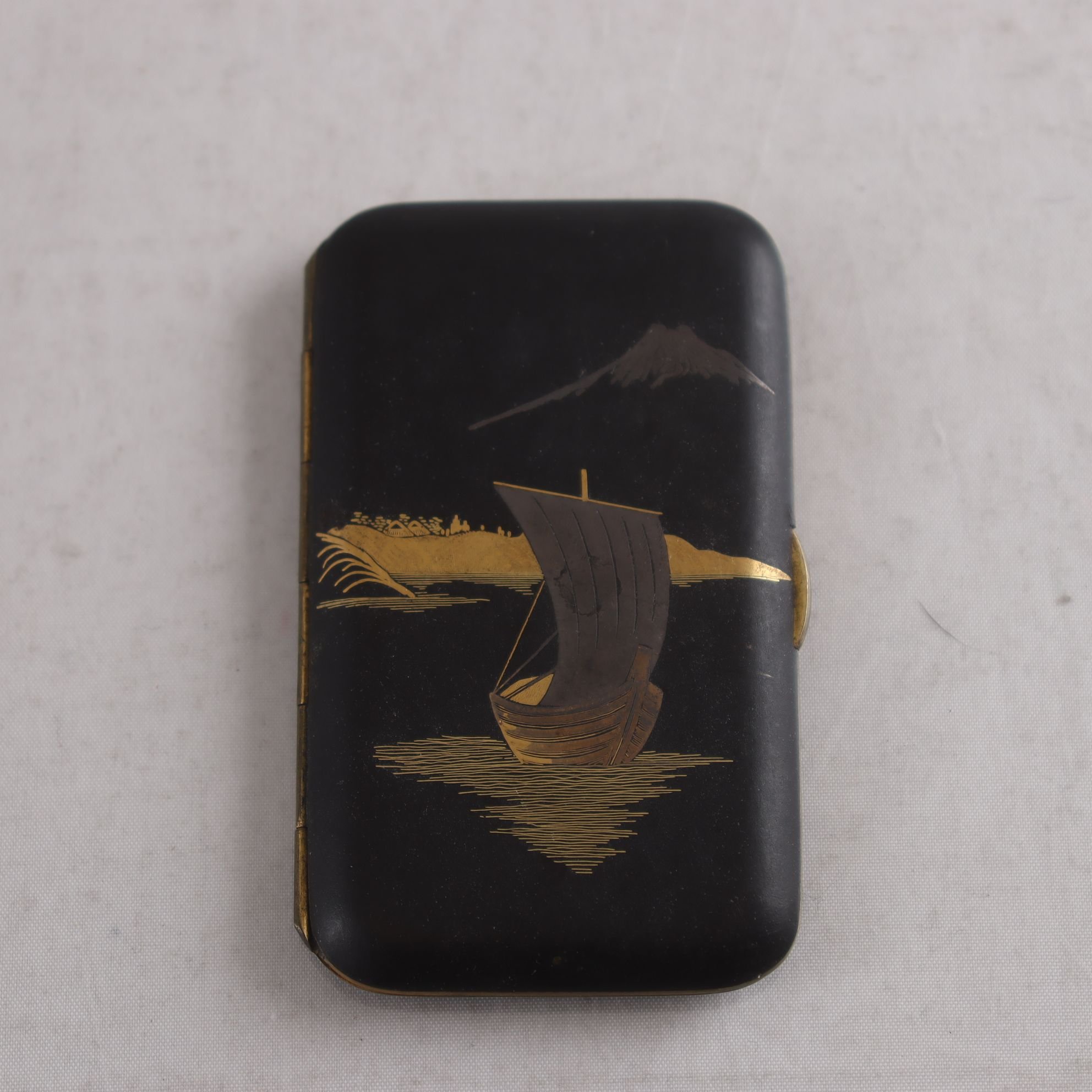 Cigarttetui, metall, försilvrad och förgylld dekor, Japan, Vintage