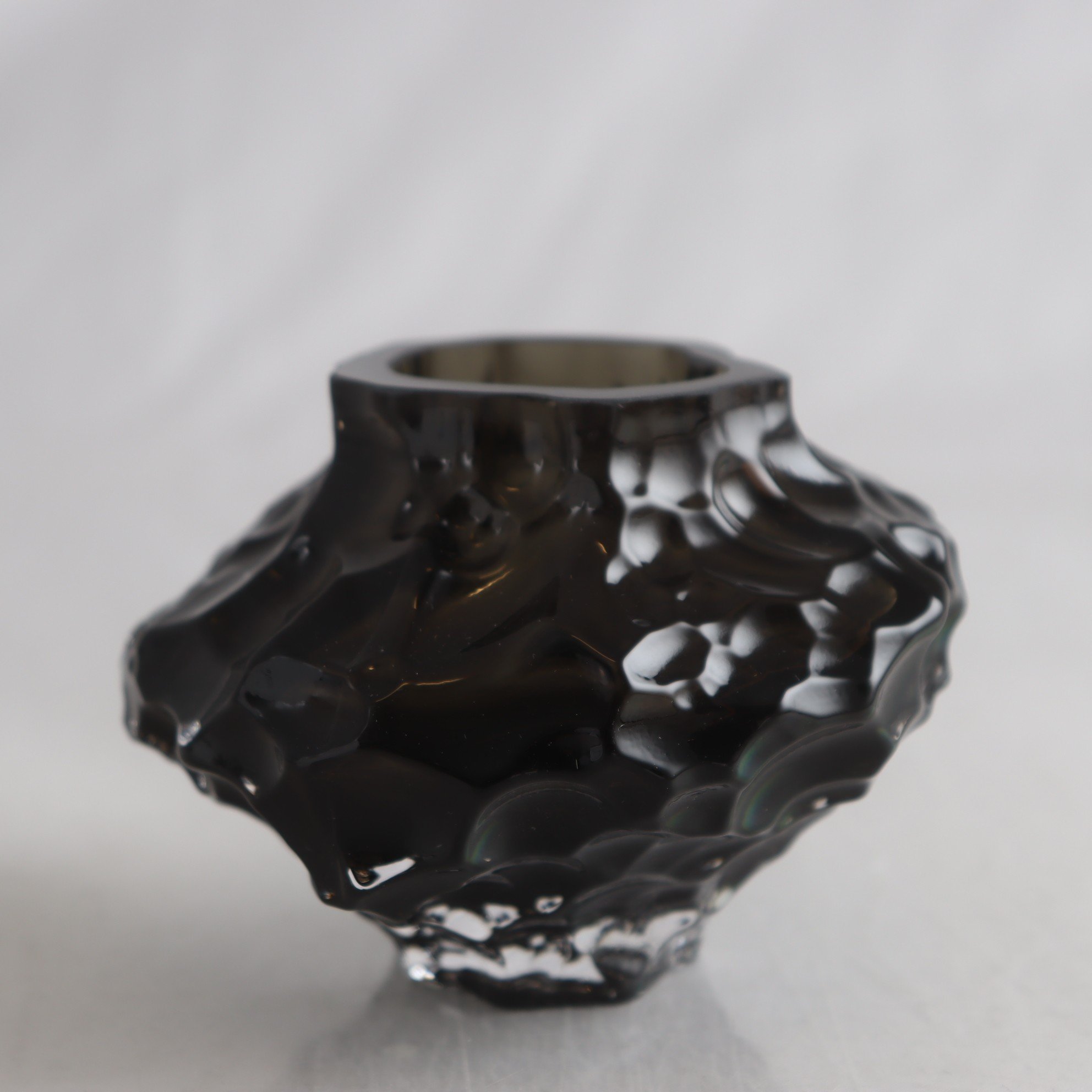 Vas, Hein Studio, ”Canyon glass vase – mini”, new smoke.