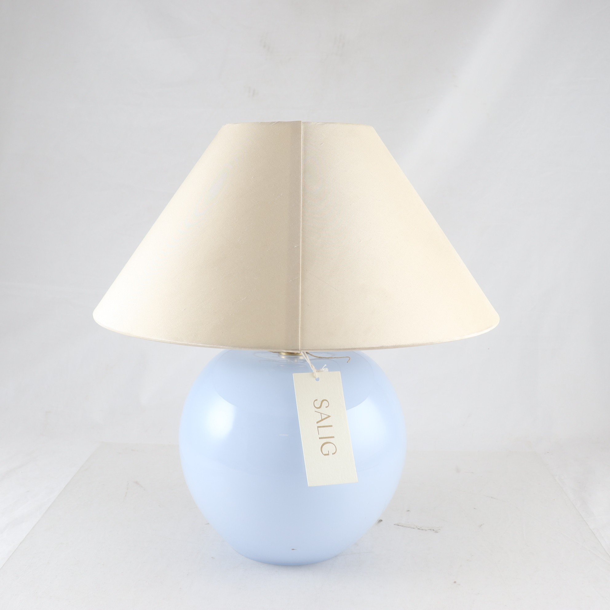 Lampfot, Rejmyre, Salig. Endast avhämtning.