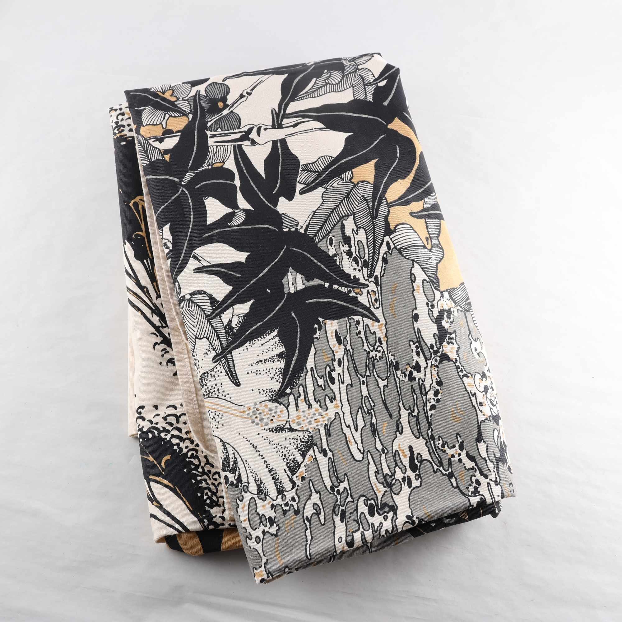 Draperi, Borås, Zepel, beige, svart, skog.