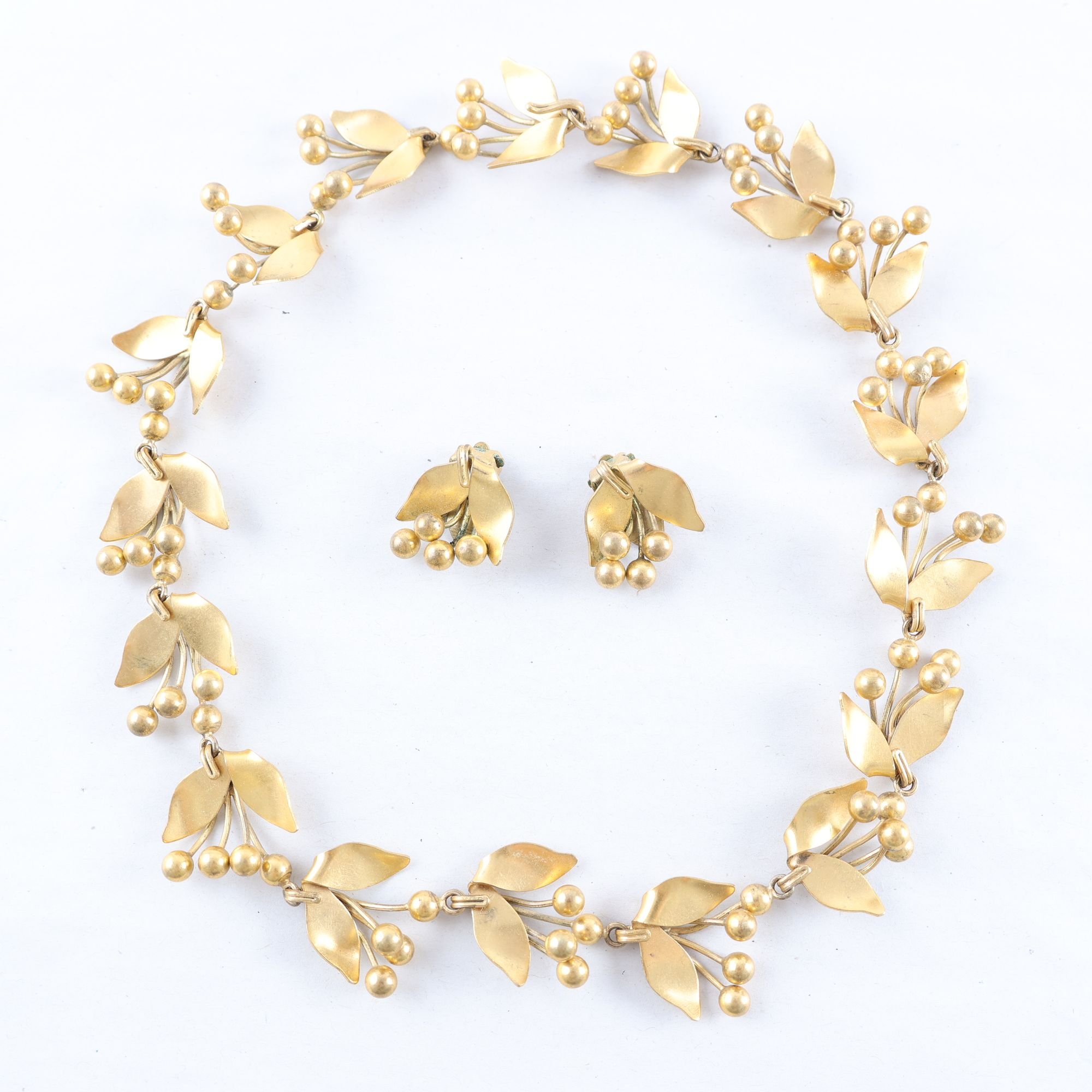 Smyckesset, Halsband och öronclips