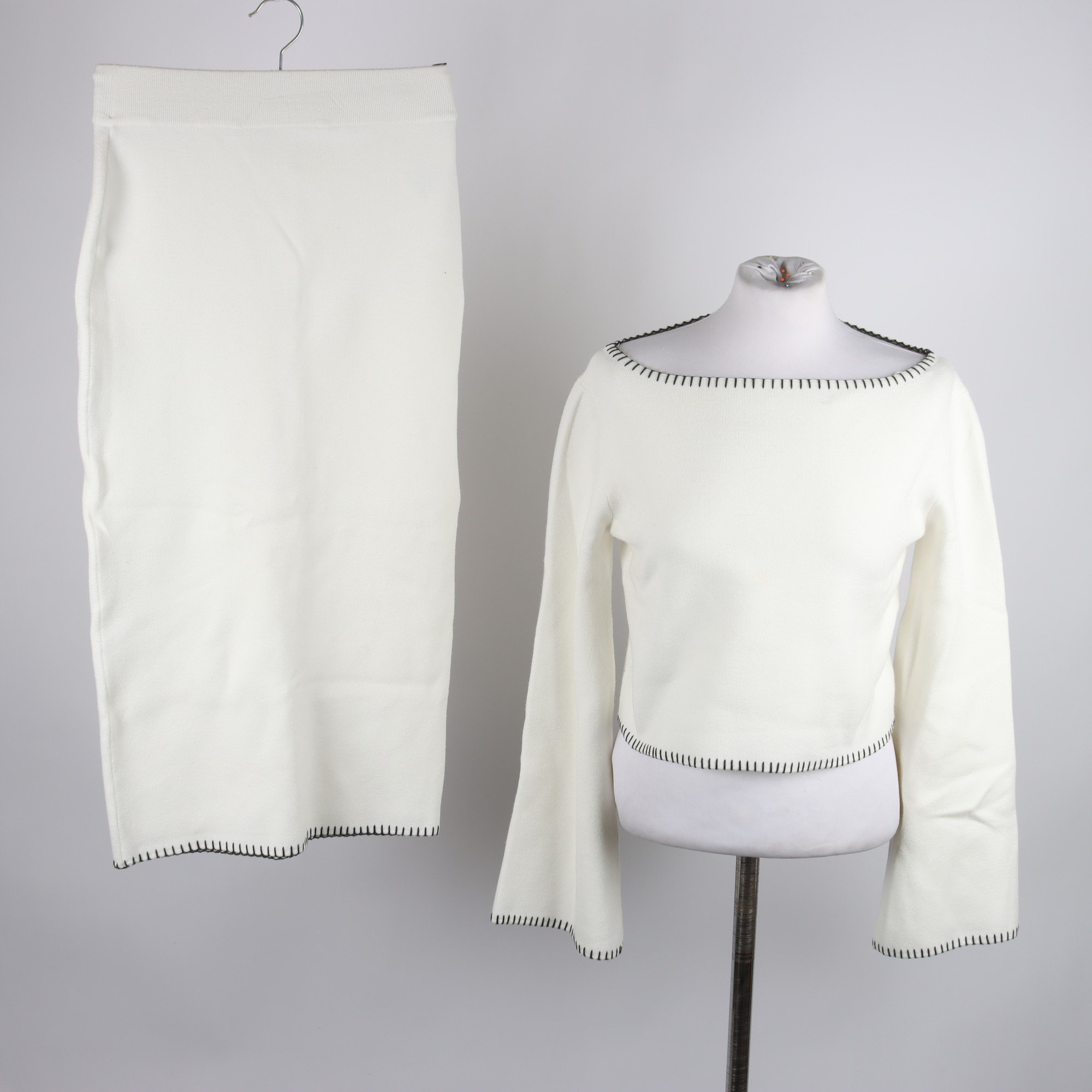 2-delat set, tröja/kjol, Indiska, vit, stl. XS