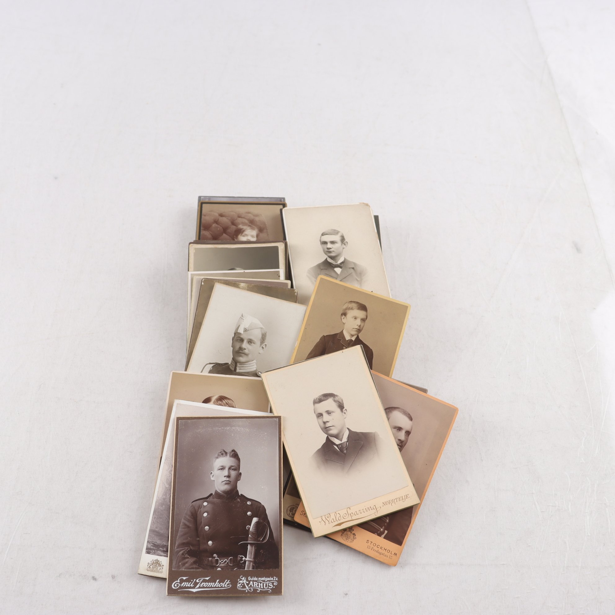 Samling med fotografier, porträtt, 1800-talets slut