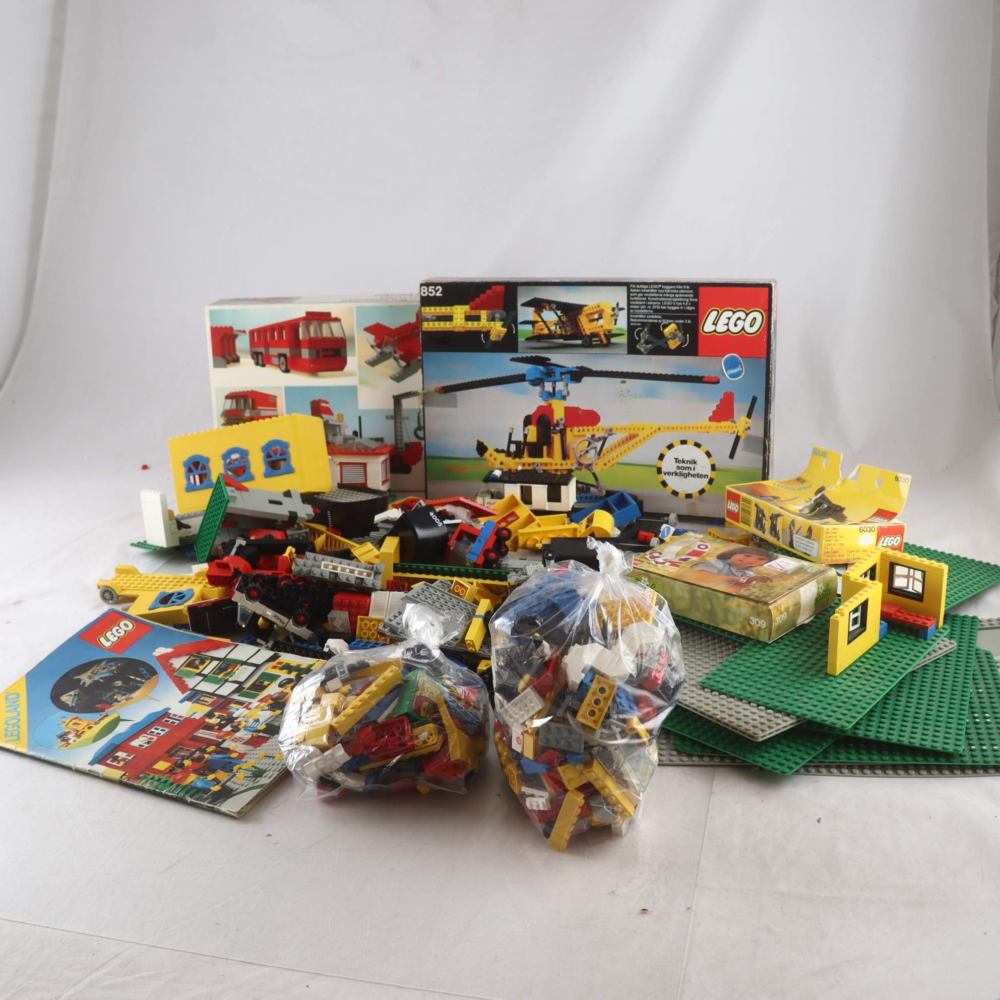 Lego,Lego blandat, från 1980 talet, retro. Endast avhämtning