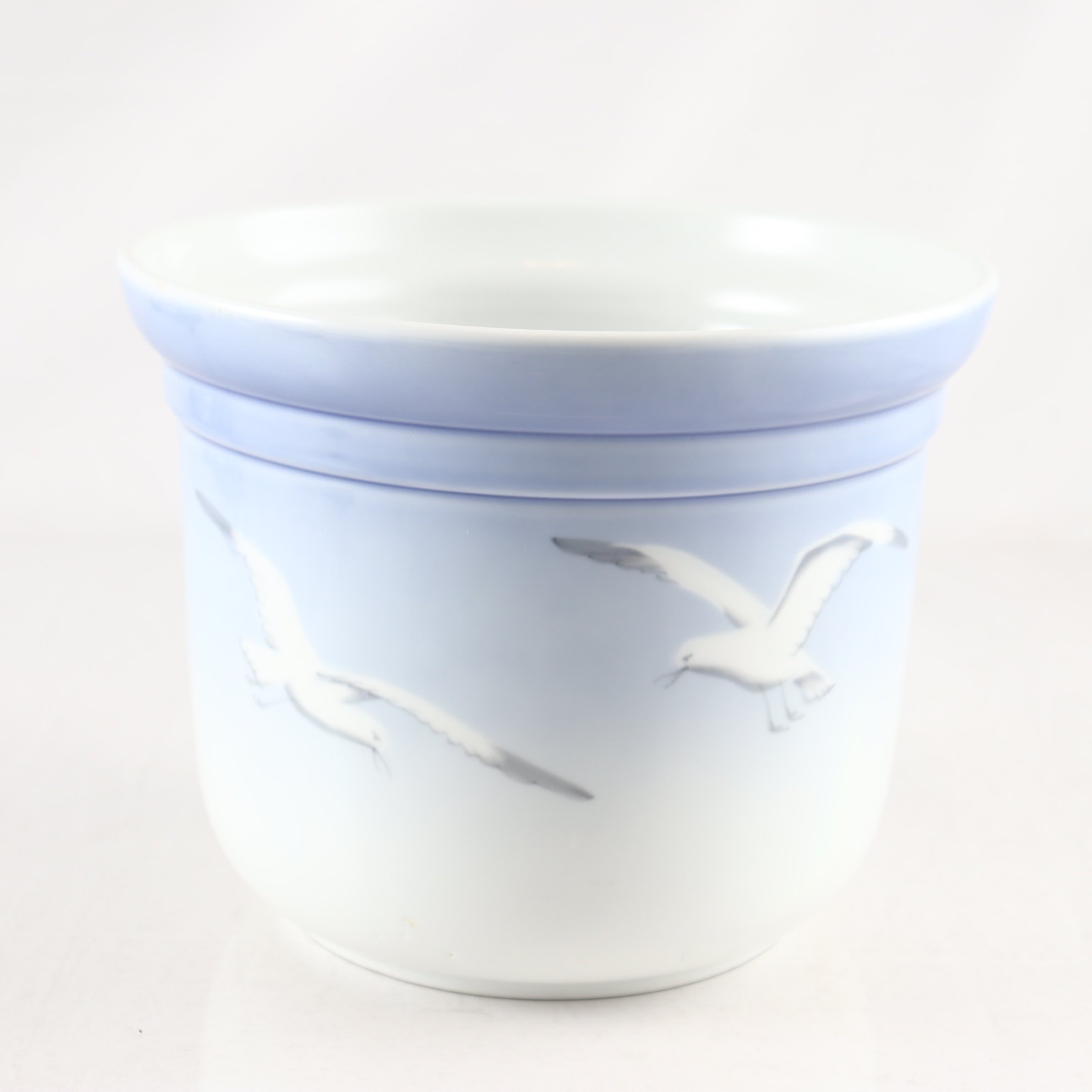 Ytterfoder, porslin, ”Blå mås”, Bing & Gröndahl. Samfraktas ej.