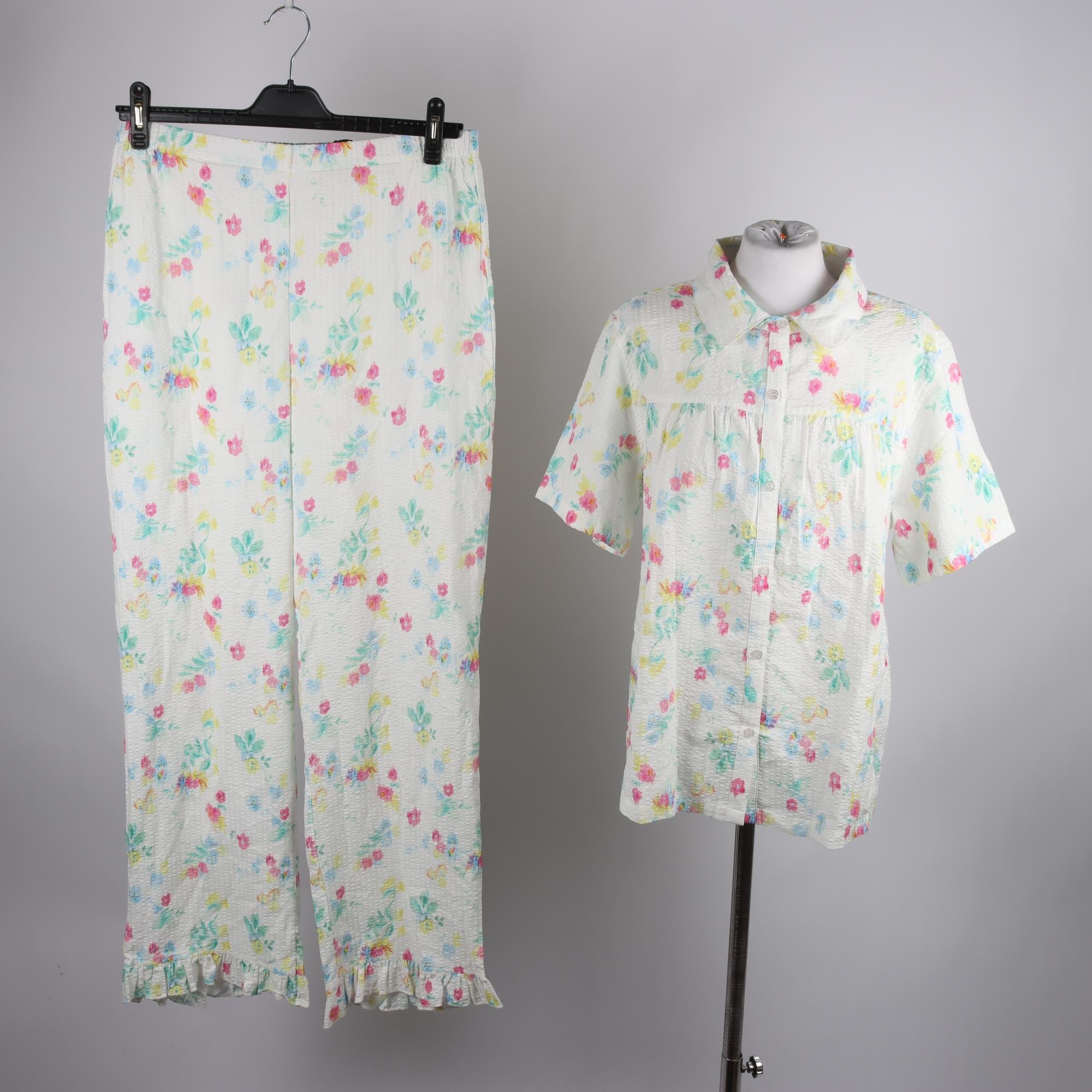 Sovplagg, Intimate by Change, vit, blommig, stl. byxor 38, överdel L