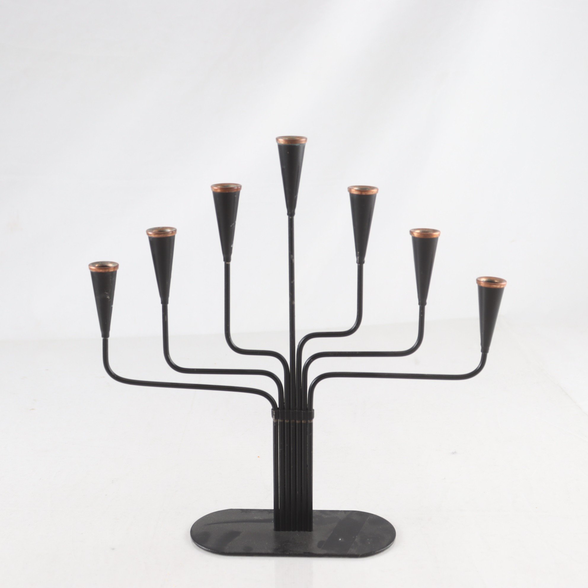 Sjuarmad ljusstake, Gunnar Ander, Ystad Metall. 1950-1960-tal