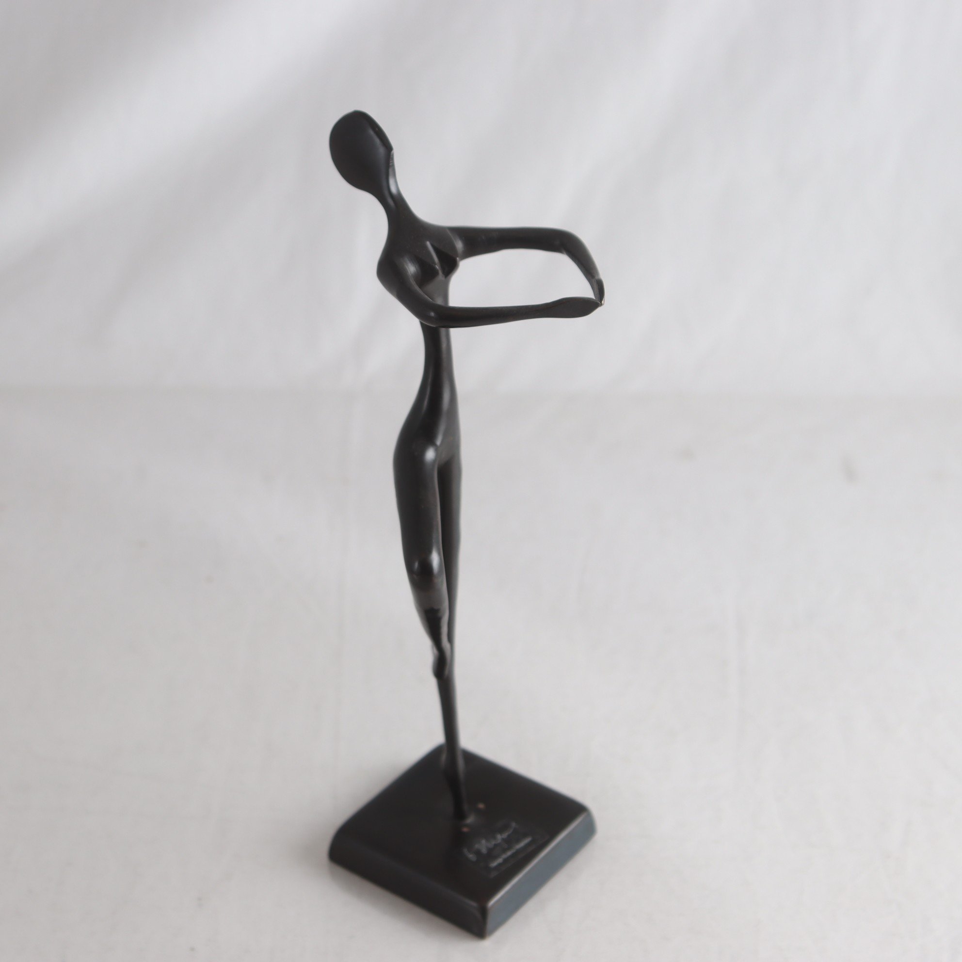 Skulptur, Bodrul Khalique, för IKEA, 2001