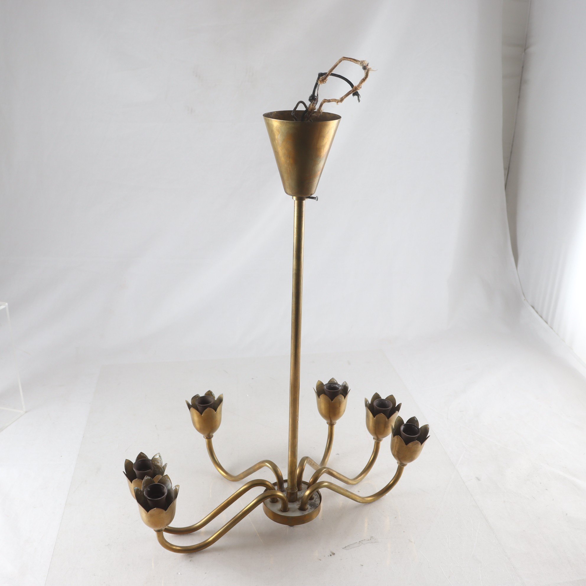 Ljuskrona, mässing, Fog & Mørup, 1950-tal. Defekt. Repobjekt. Samfraktas ej.