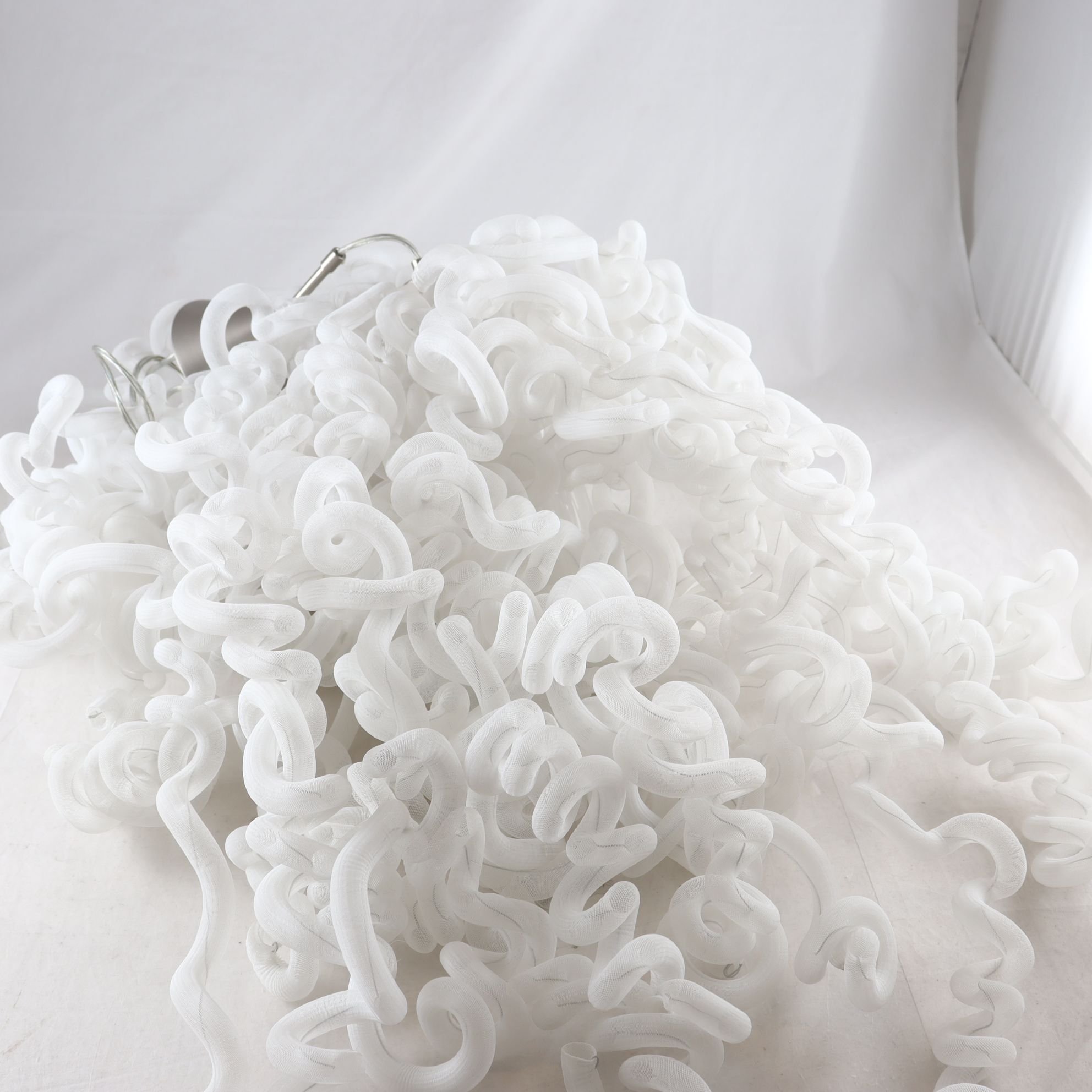 Taklampa. Samfraktas ej.