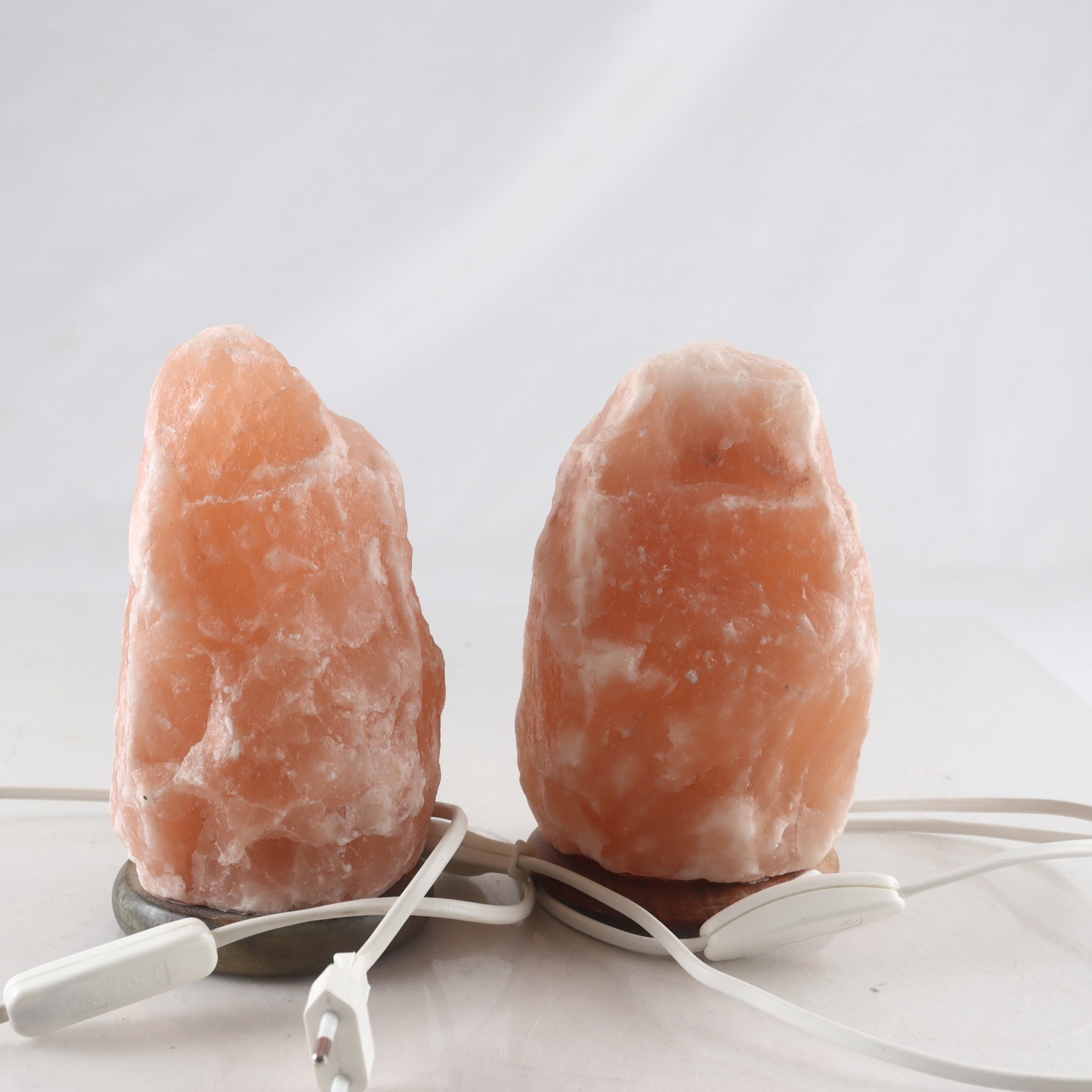 Lampa, saltsten, 2st. Samfraktas ej.