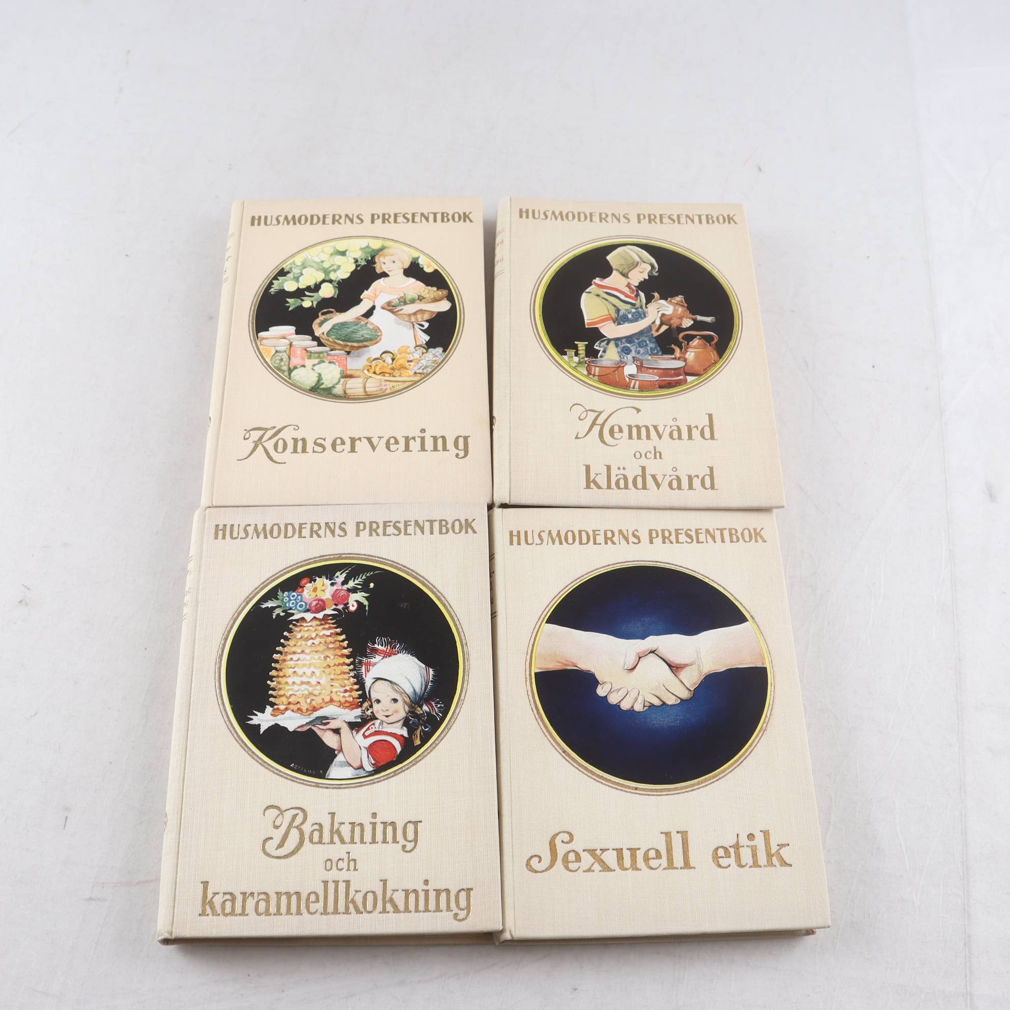 Husmoderns presentbok, bokpaket med 4 volymer