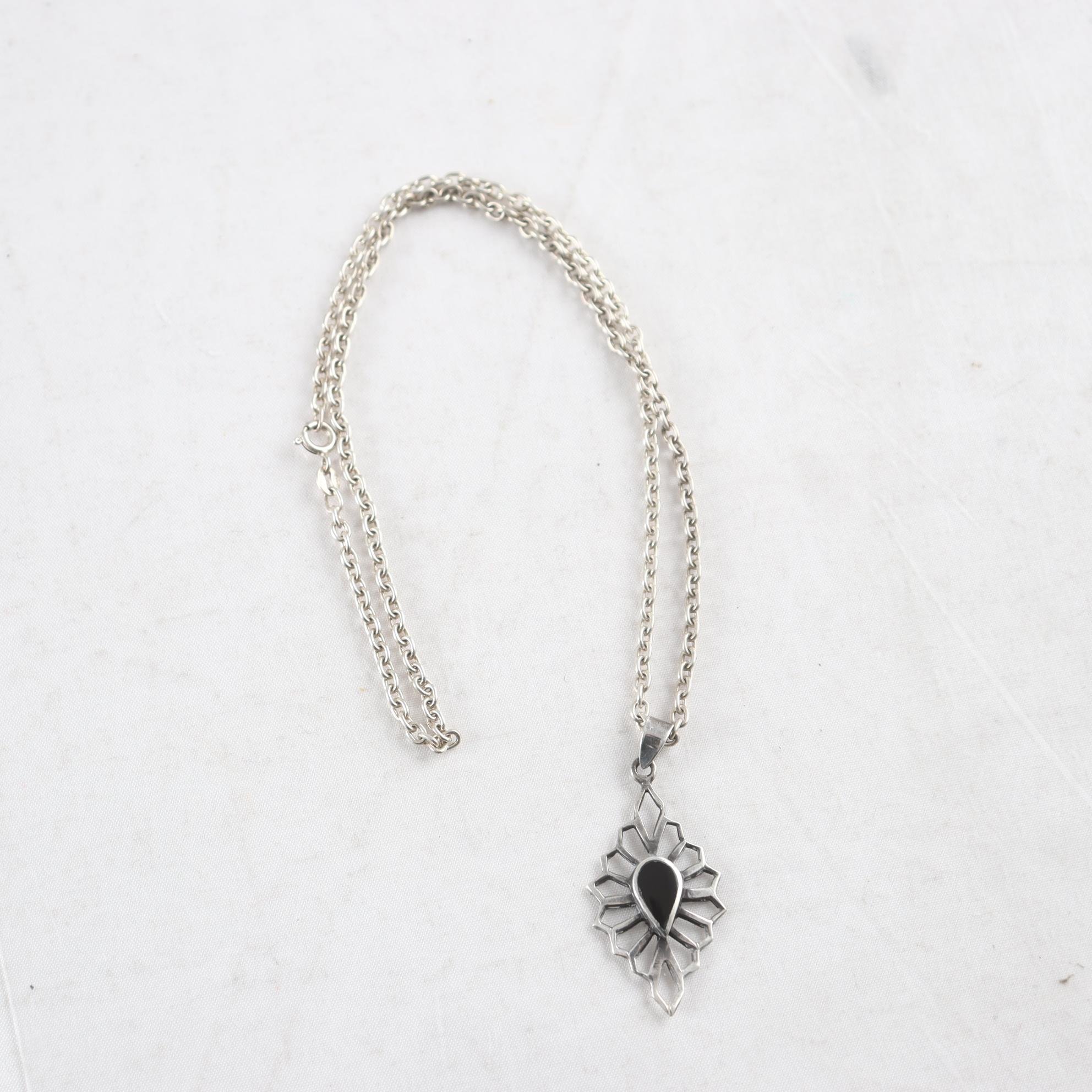 Halsband & hänge, silver, onyx, brv: 11,3 g