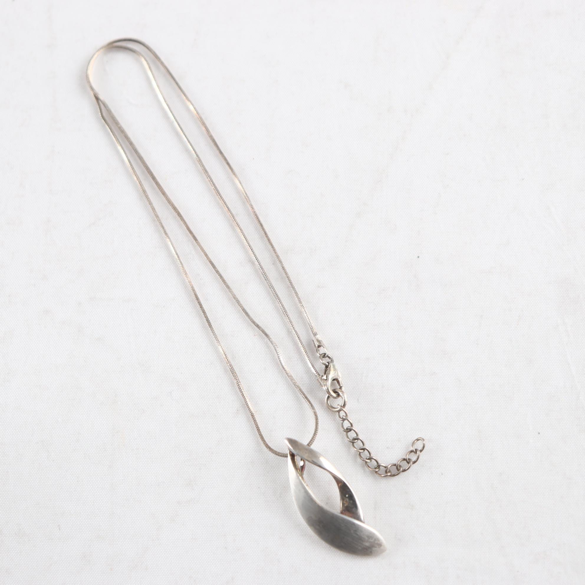 Halsband & hänge, silver, vikt: 7 g