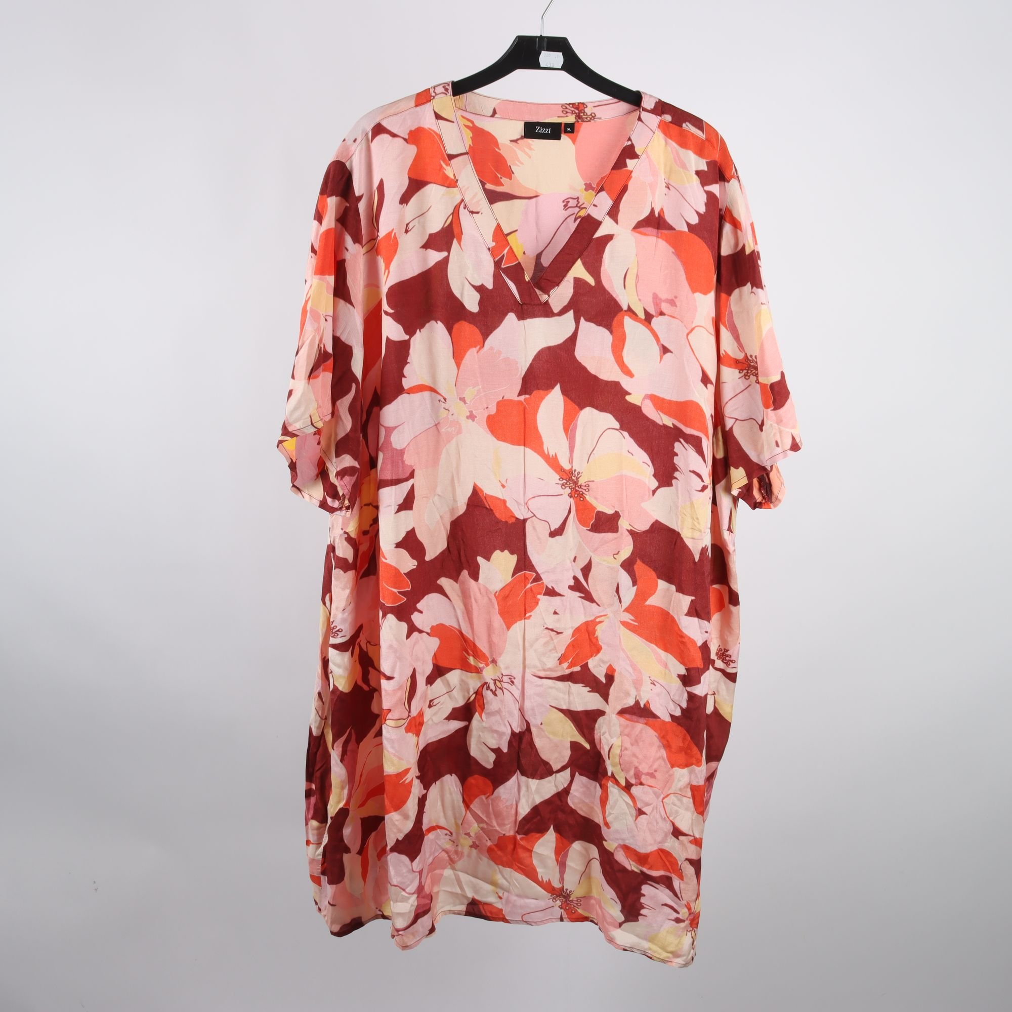 Klänning, Zizzi, mönstrad, vinröd, rosa, stl. XL.