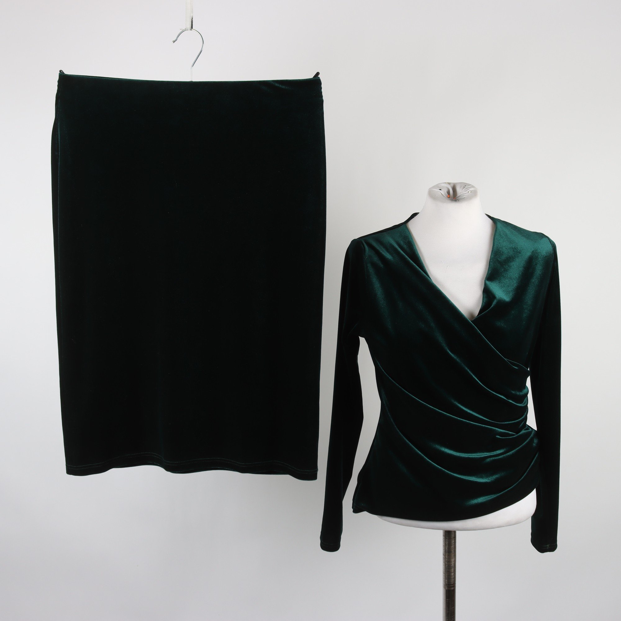 Kjol + tröja, Camilla Thulin, grön, plych, stl. 40.