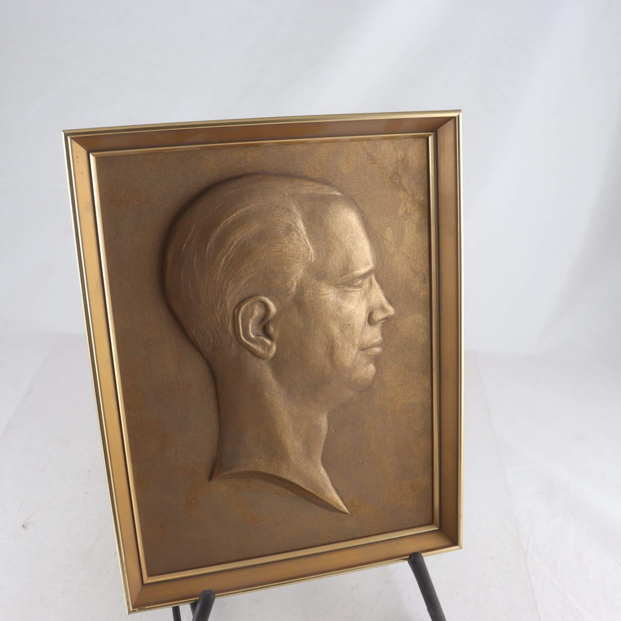 Gipsrelief, profil, Sigrid Runa Bülow-Hube, signerad. Endast avhämtning.