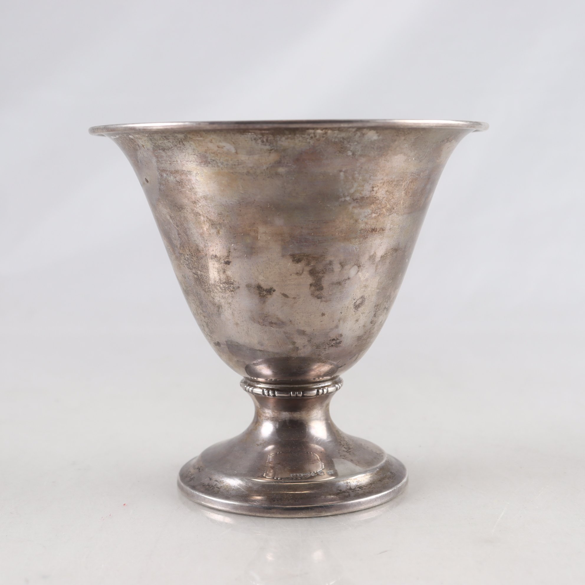 Skål på fot, silver, kattfot, Stockholm, 1925