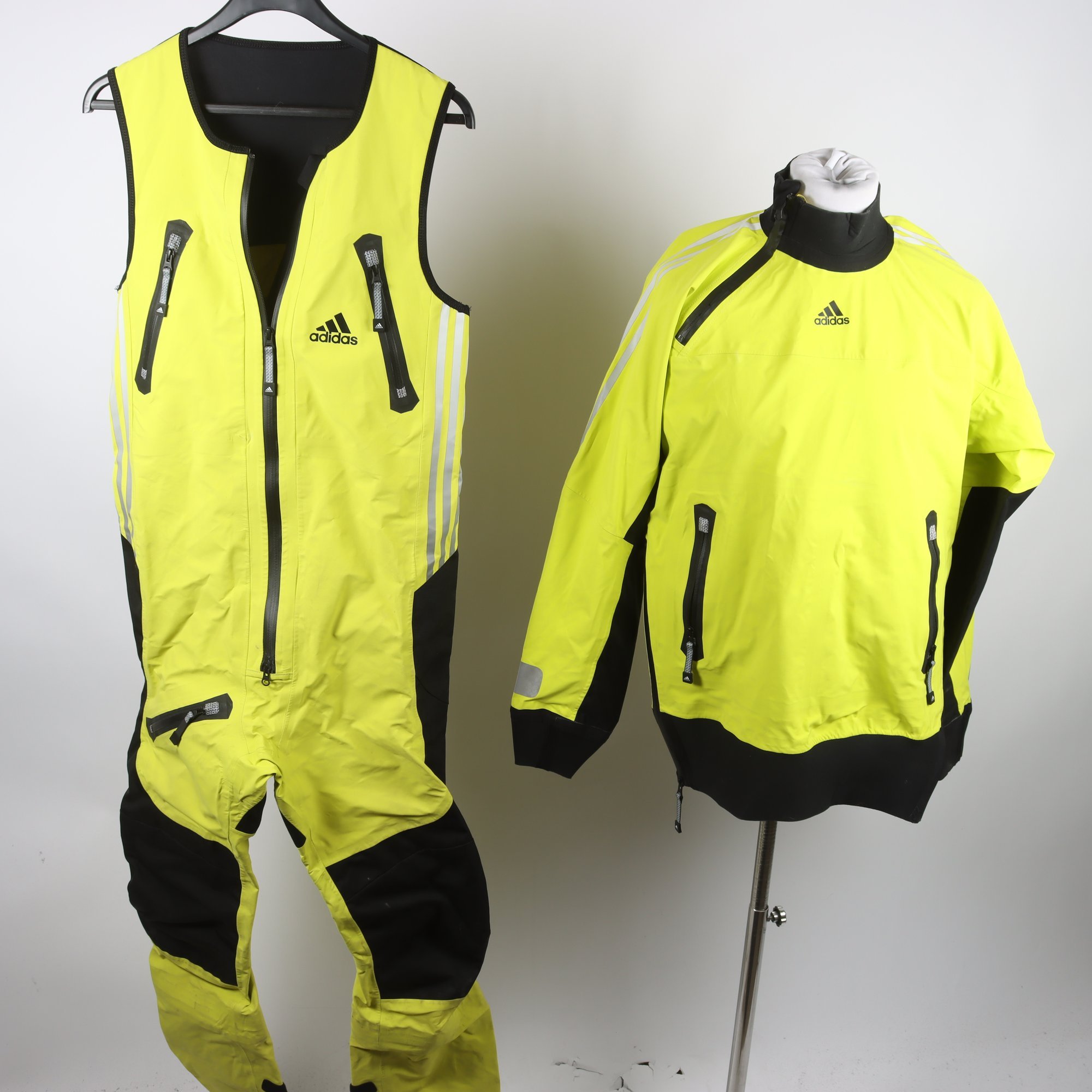 Segelkläder, Adidas, gul, stl. S/M.