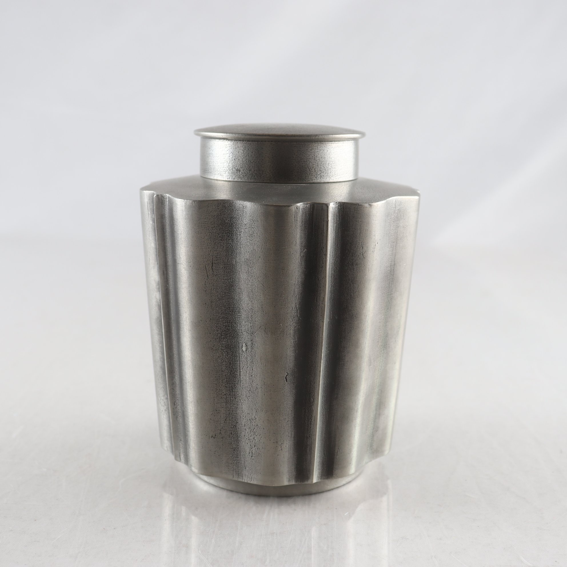 Teburk, tenn, Edvin Ollers, stämpelsignerad, 1938