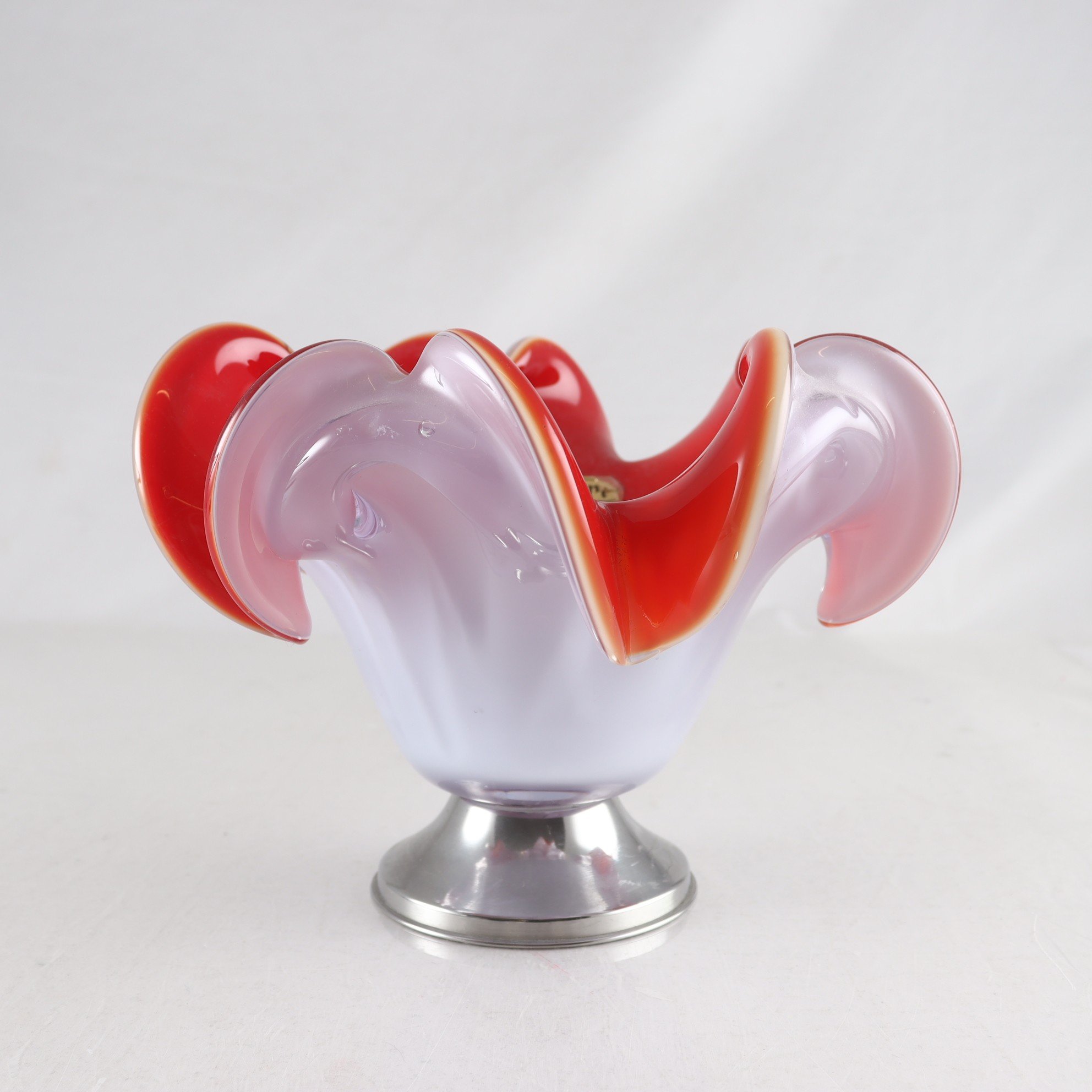 Skål, glas, fot i metall, Manuart, Murano, Italien. Samfraktas ej.