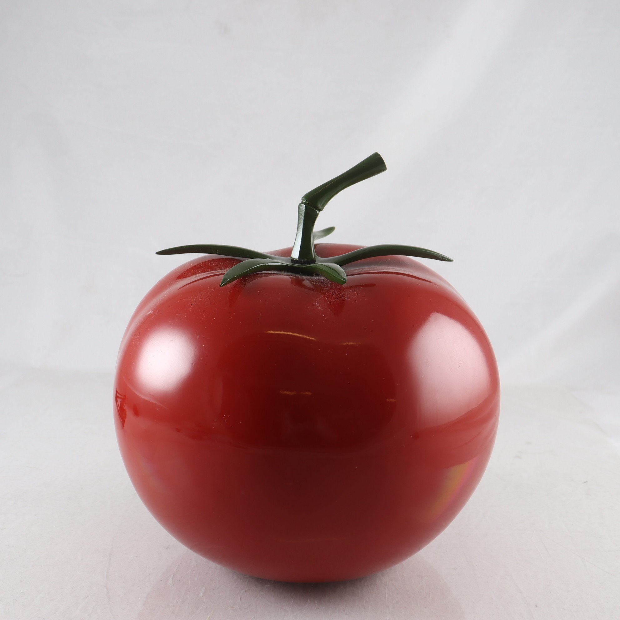 Dekoration, Tomat, Plast. Samfraktas ej