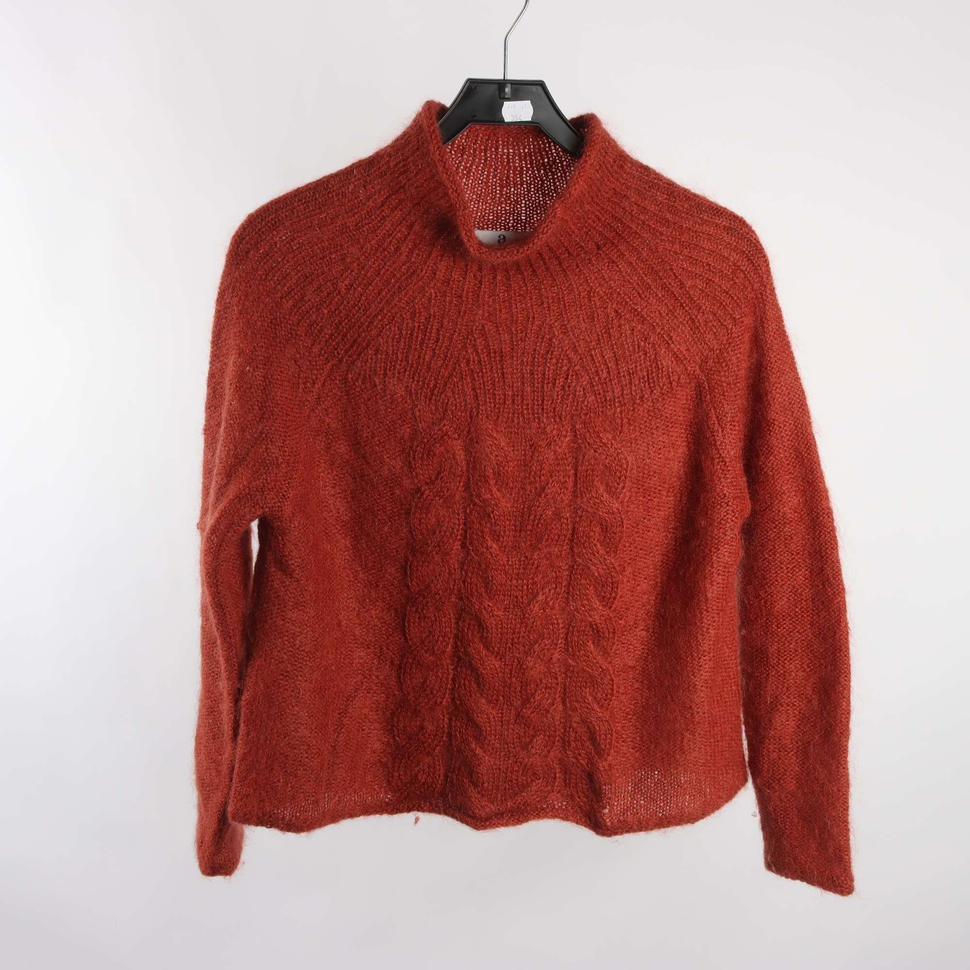 Tröja, A Arnie says, roströd, mohair, stl. XS.