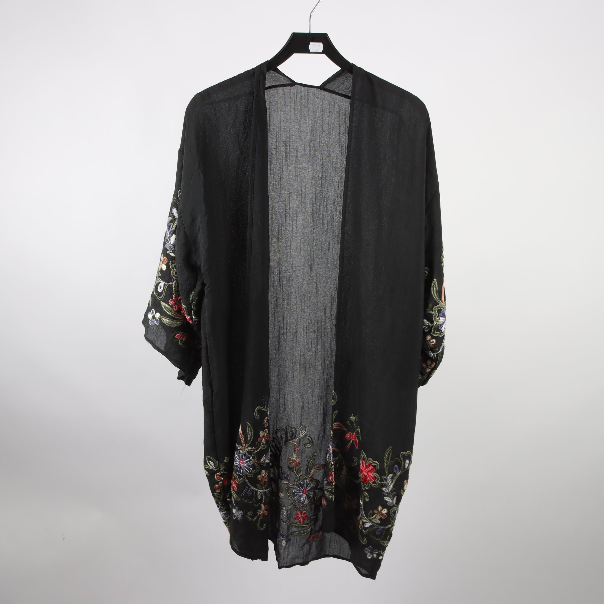 Blus, Okänd, svart, broderad, stl. one size.