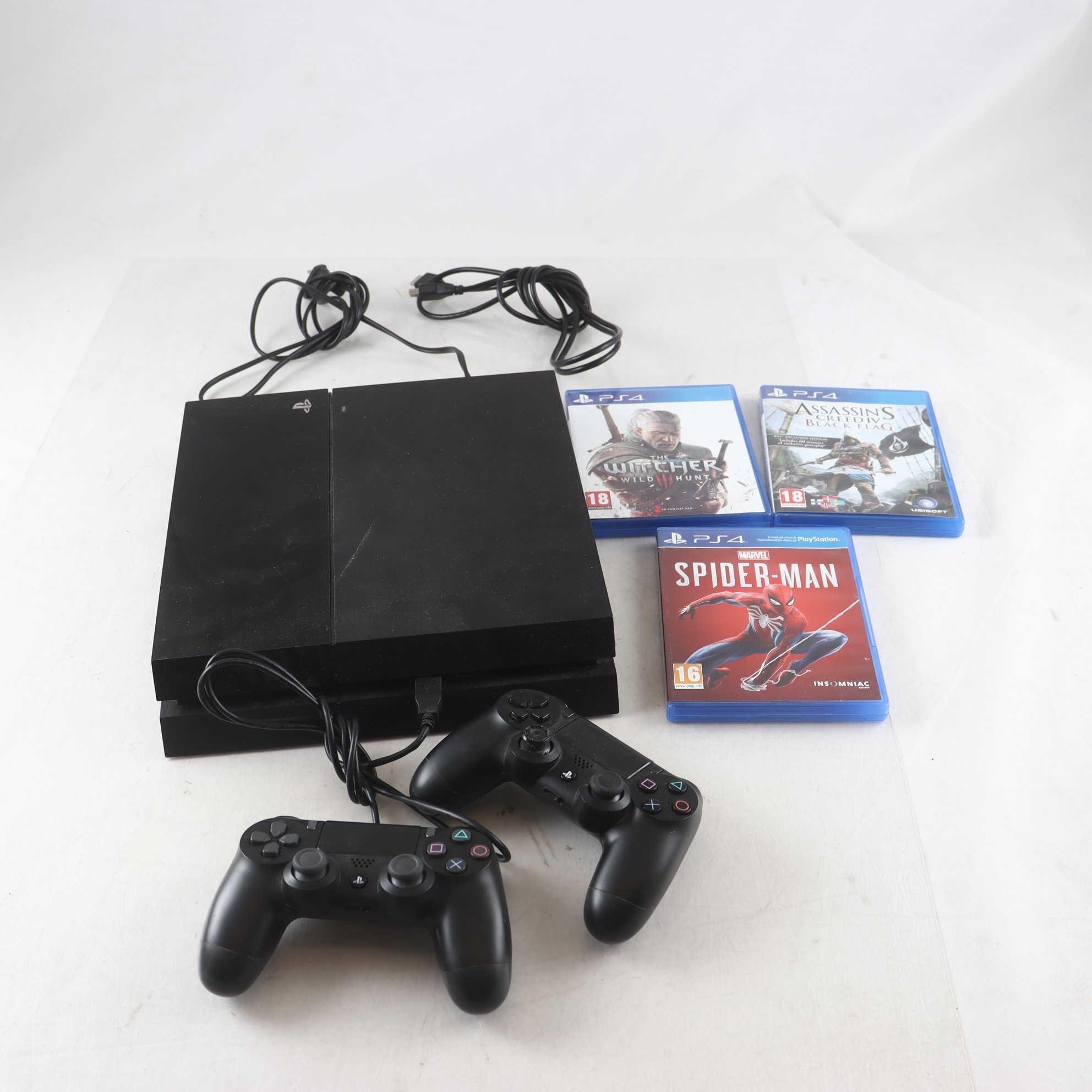 Playstation 4. Samfraktas ej.