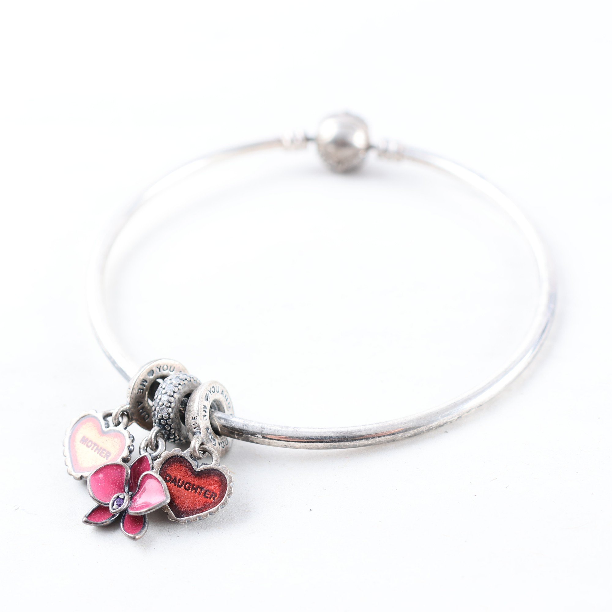 Armring, silver, 3st berlocker, brv: 19.4g