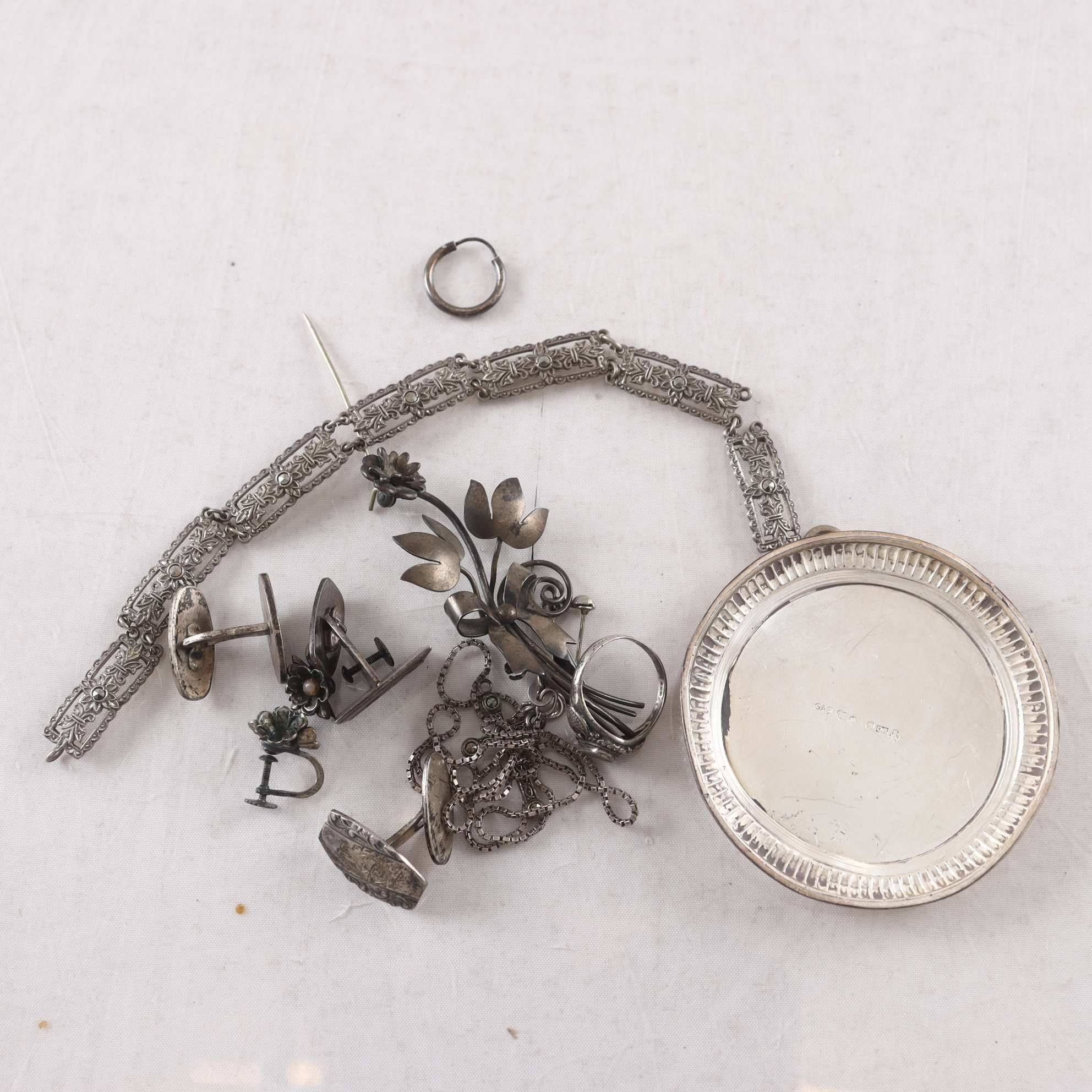 Skrotsilver, renoveringsmaterial, silver 800, inkl sten.