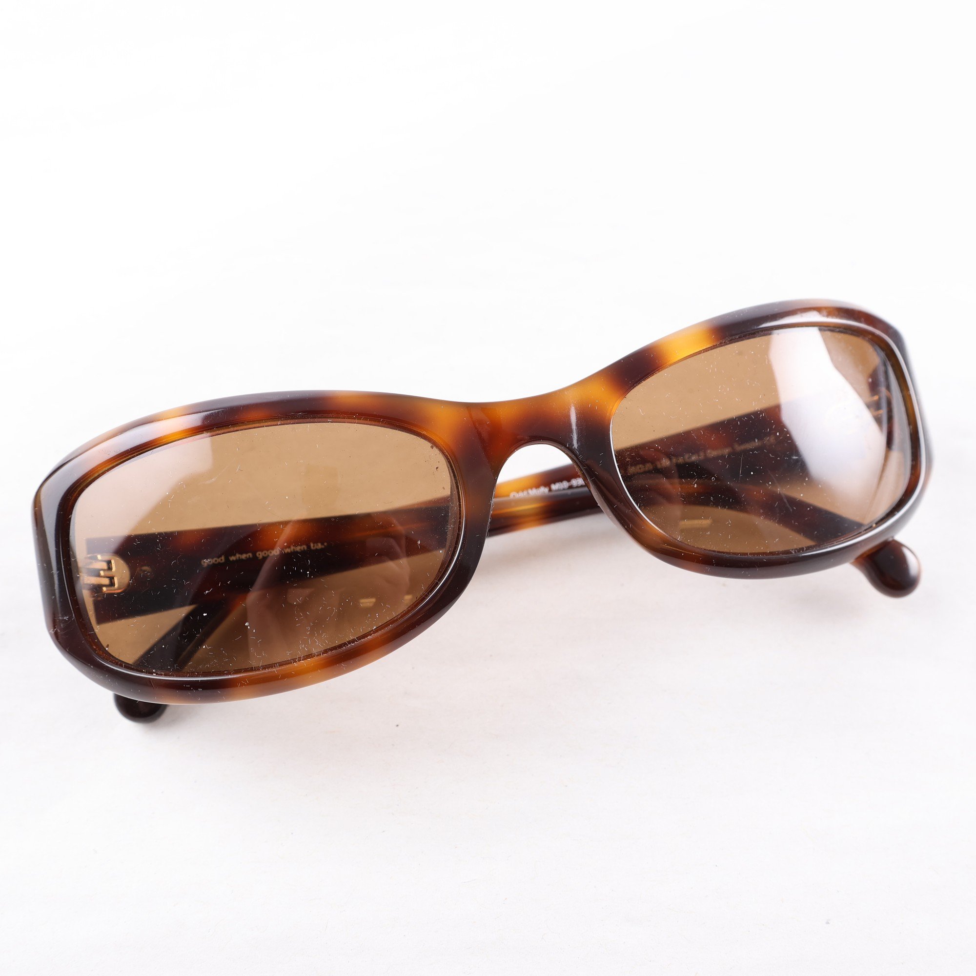 Solglasögon, Odd Molly